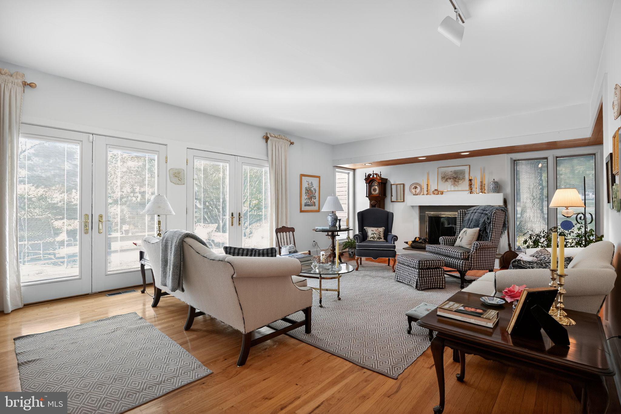 WOODBRIDGE MEADOWS - Residential