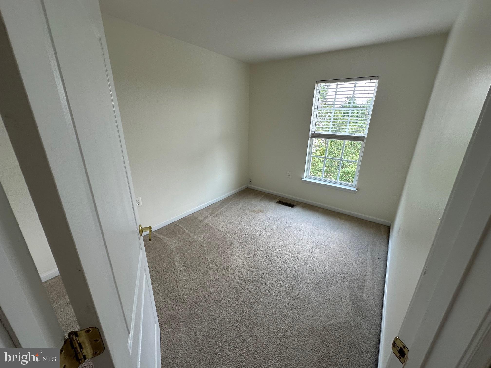 COLONIAL HILLS - Residential