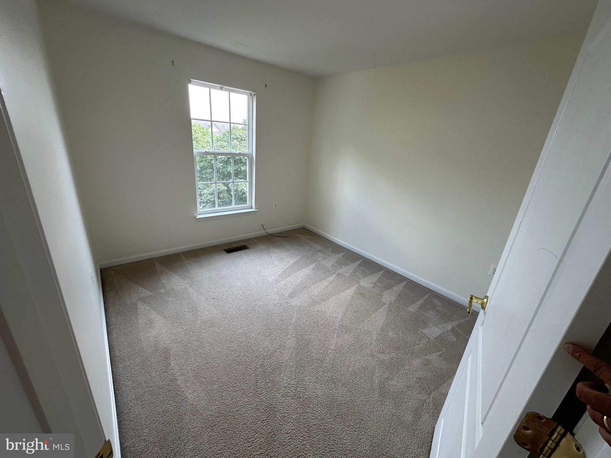 COLONIAL HILLS - Residential