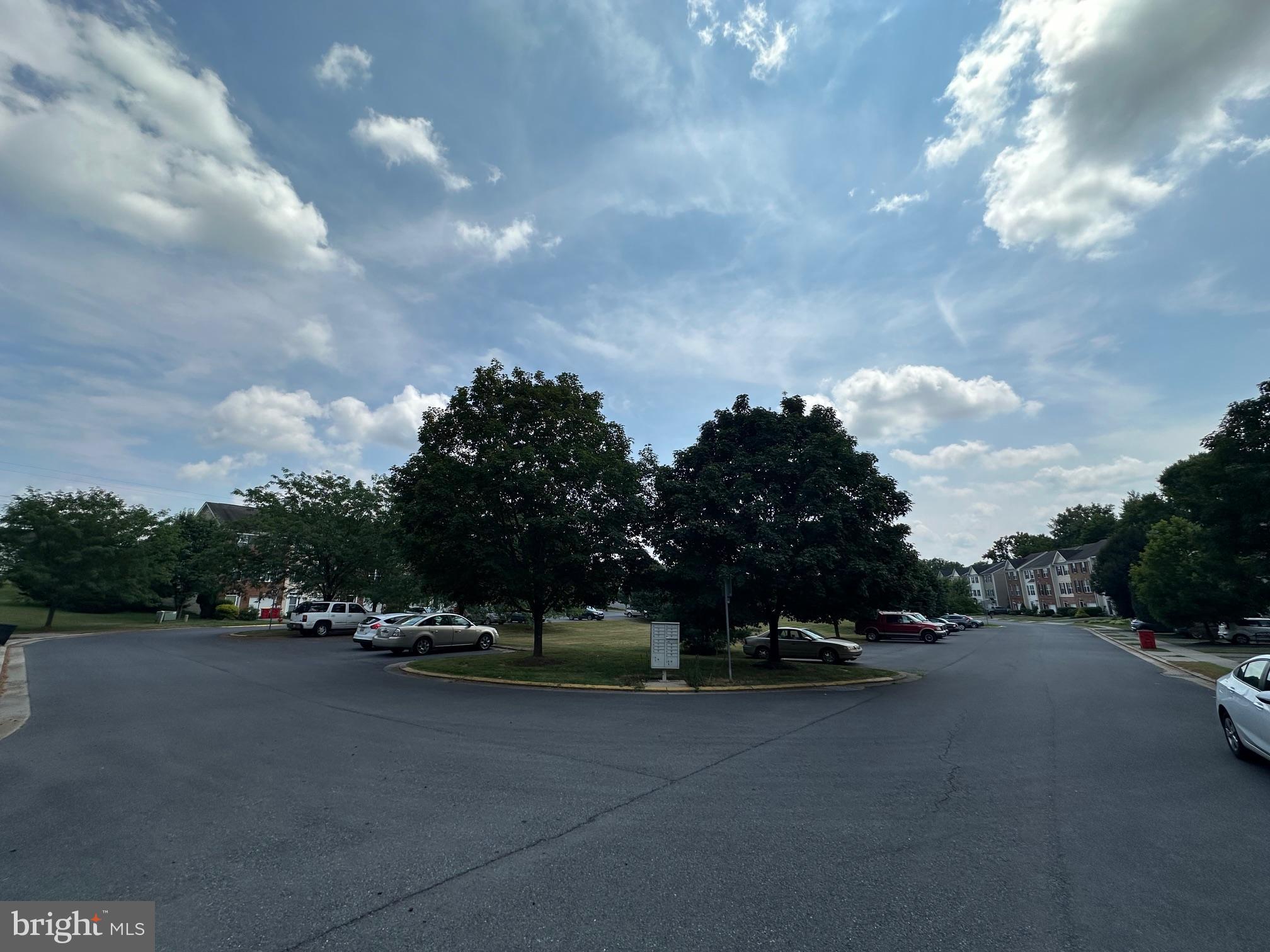 COLONIAL HILLS - Residential