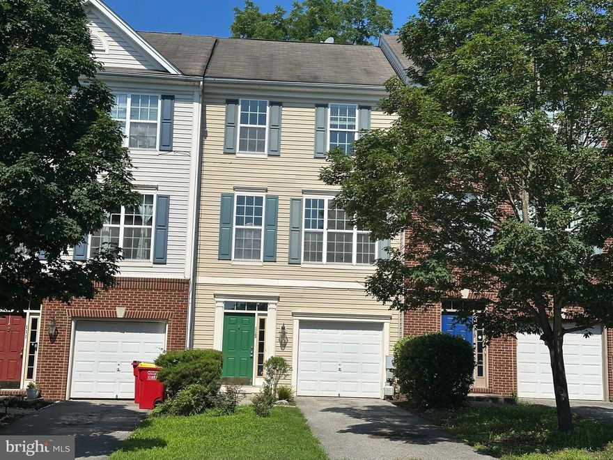 Interior town home, 3BR, 2 1/2 bath, with over 2,220 finished square feet in the highly desired community of Colonial Hills Subdivision. 3 levels:  Main level with foyer, half bath, laundry, rec room with sliding glass door to rear yard, potential 4th bedroom and a 1 car garage.  Second level consists of a large living room, eat-in kitchen and sunroom/breakfast room.  Third level consists of the master suite with walk-in closet/bathroom with soaking tub/dual vanity/separate shower, hallway full bath and two additional bedrooms.    Located  just directly across from Morgan's Grove Park and close proximity to Historic Shepherdstown, Shepherd University, Potomac River, shopping at many local retail shops and restaurants.  Prepped and ready for your immediate occupancy.