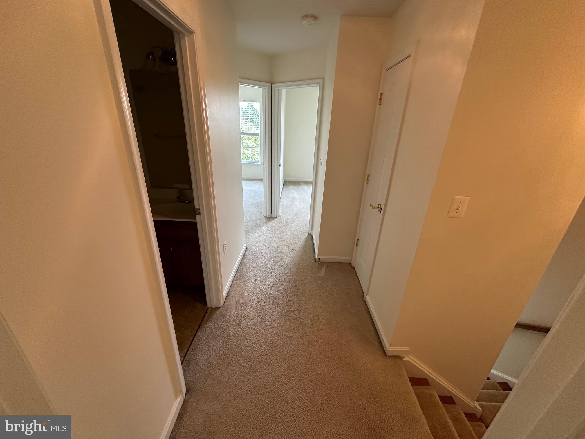 COLONIAL HILLS - Residential