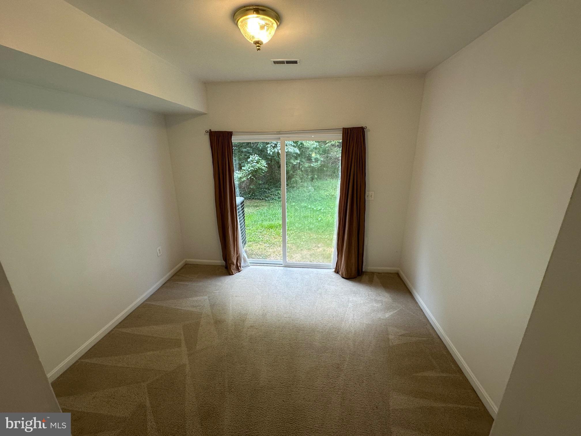 COLONIAL HILLS - Residential