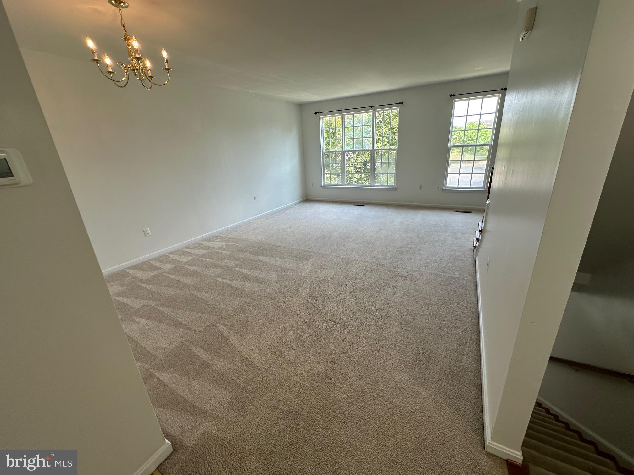 COLONIAL HILLS - Residential