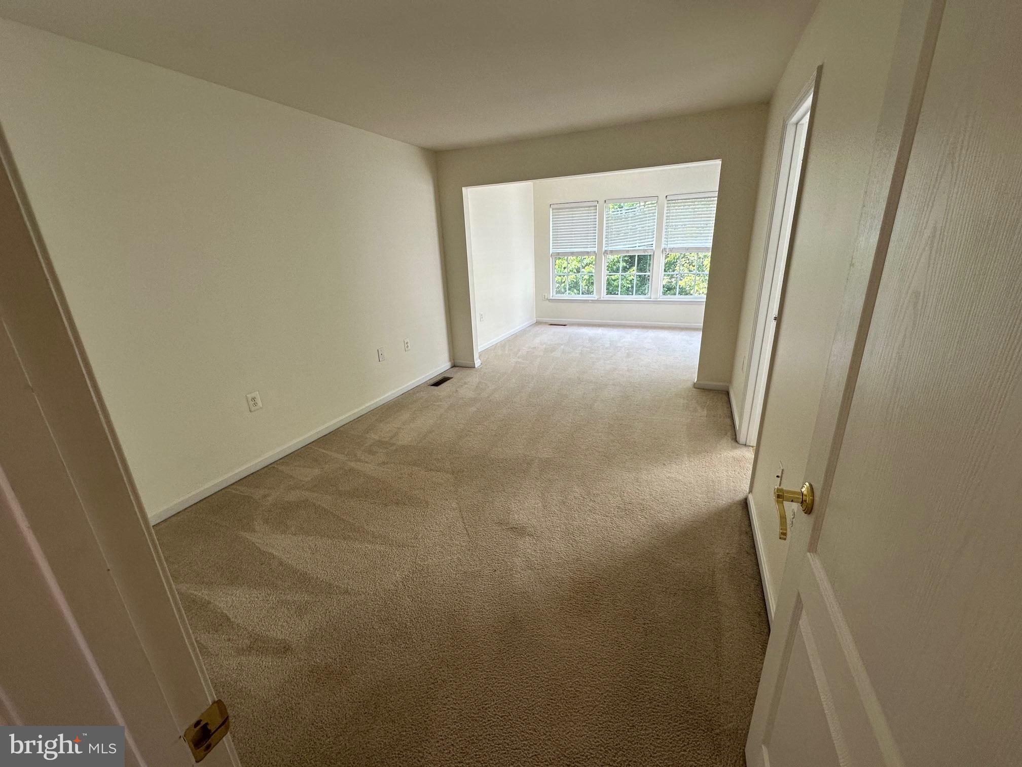 COLONIAL HILLS - Residential