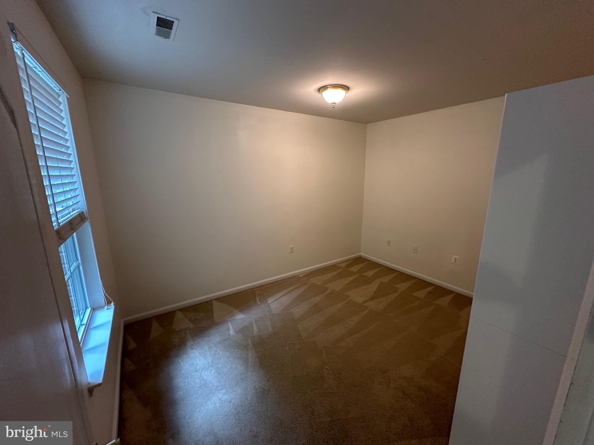 COLONIAL HILLS - Residential