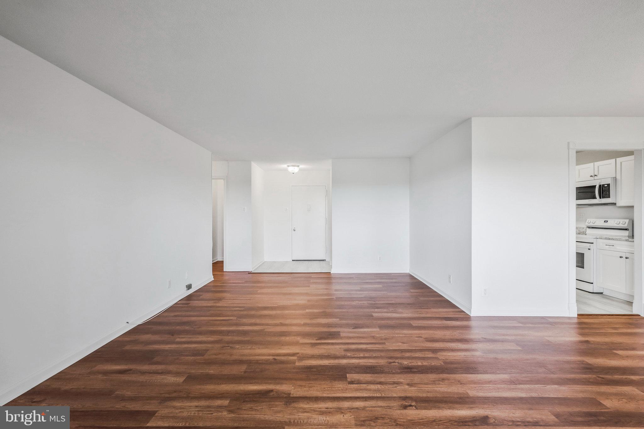 WATERGATE AT LANDMARK - Residential