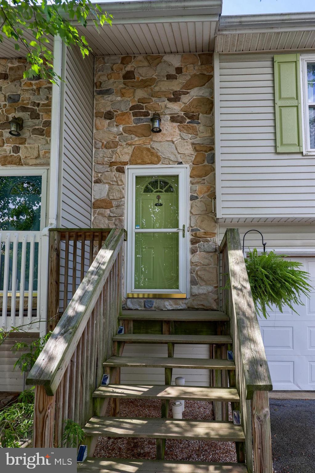 117 NORLAWN CIRCLE