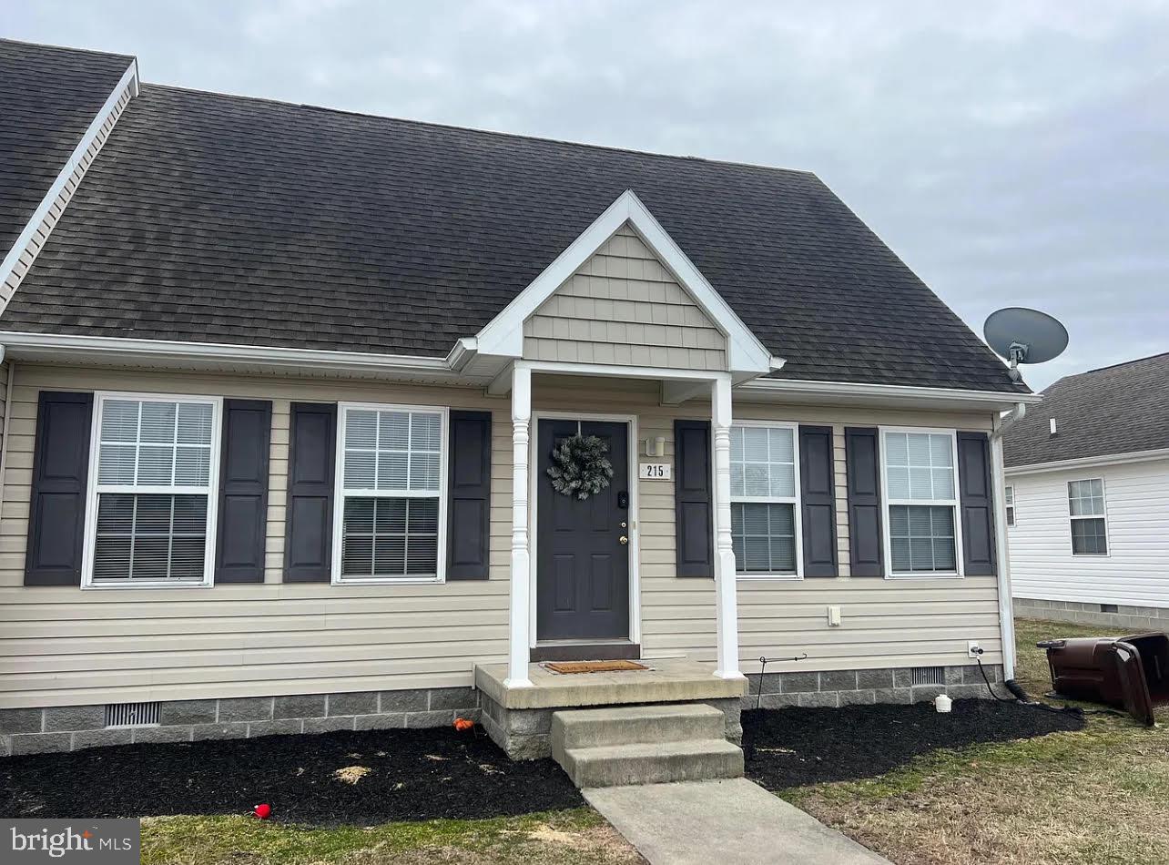$100 off first month's rent for a signed lease and deposit paid by July 15, 2025.
Great Opportunity for Student Housing. 3 bedrooms each with a dedicated bathroom. Off street parking. Comfortable eat in kitchen and living room. In very good condition. Available July 1, 2025. House has off street parking, central air conditioning, eat-in-kitchen, lots of storage space, appliances include stove, refrigerator, dishwasher, clothes washer and dryer. Lawn care is provided by landlord.
One Year Lease, Electronic Payment Required, All tenants must complete application process, co-signers permitted for students.