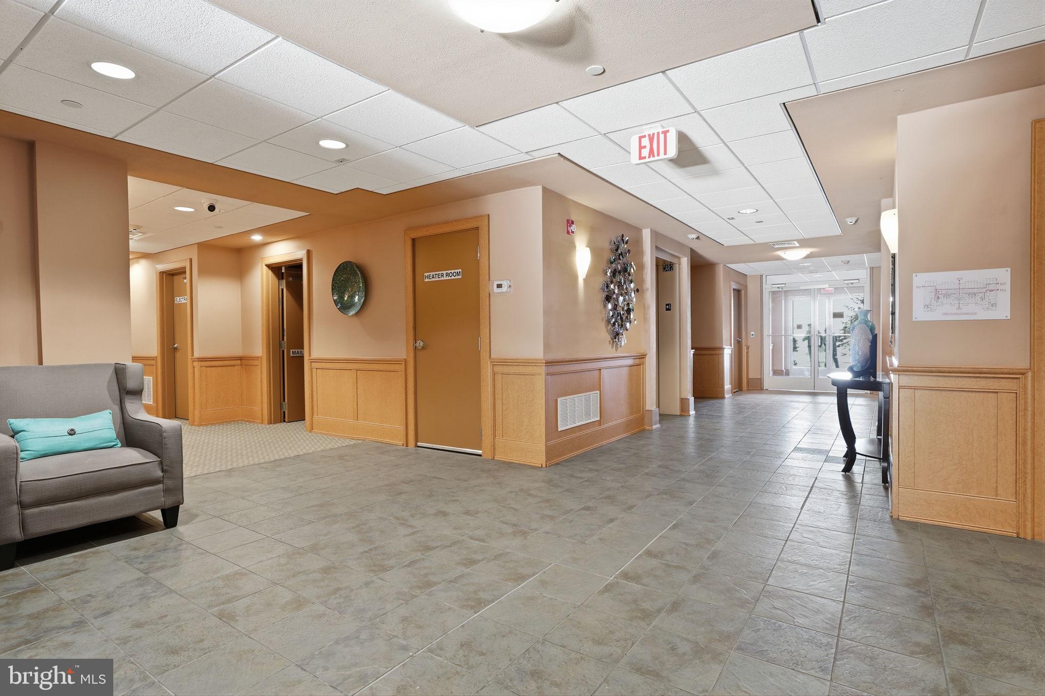 MERIDIAN VALLEY SQ - Residential