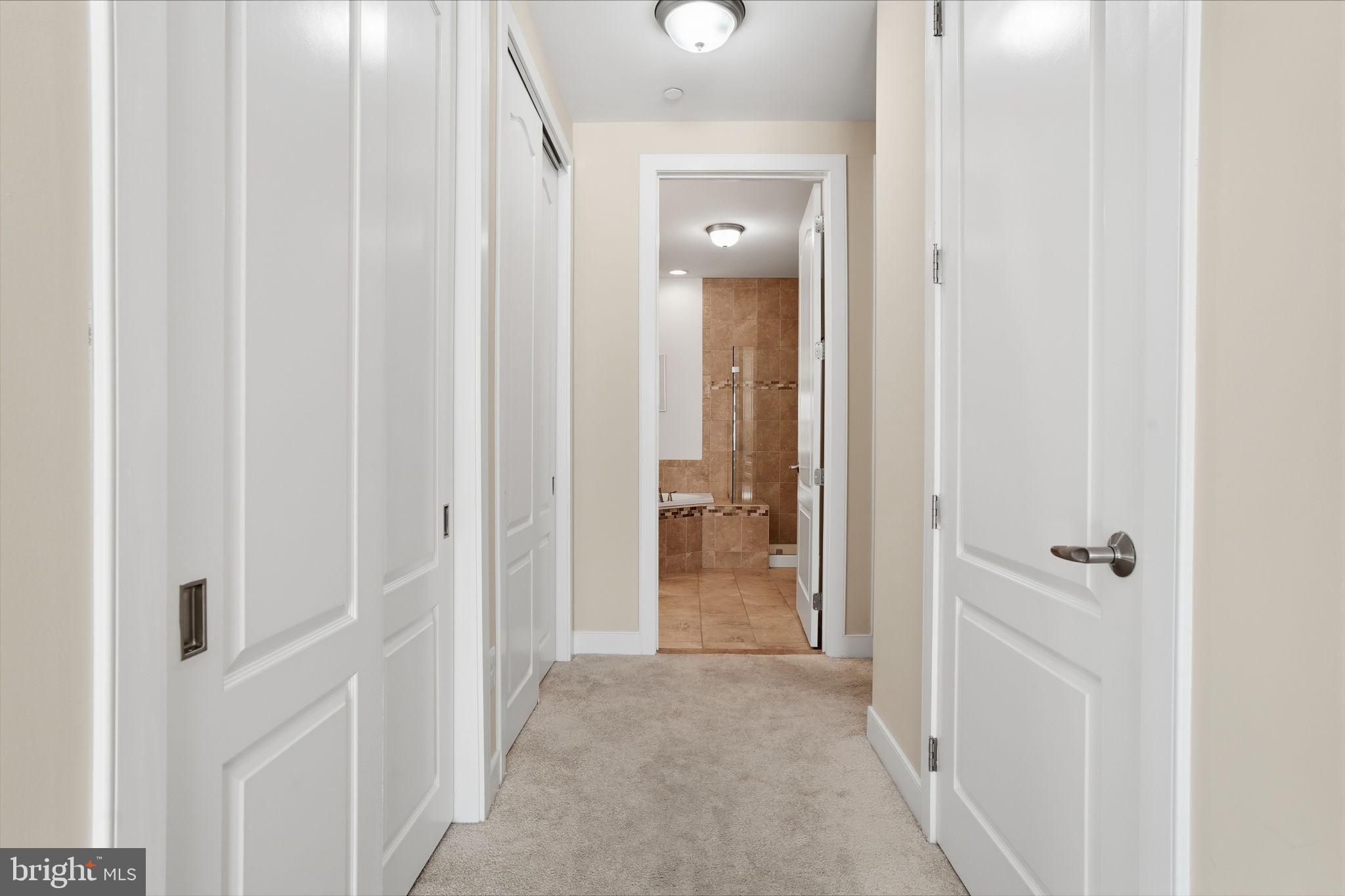 MERIDIAN VALLEY SQ - Residential