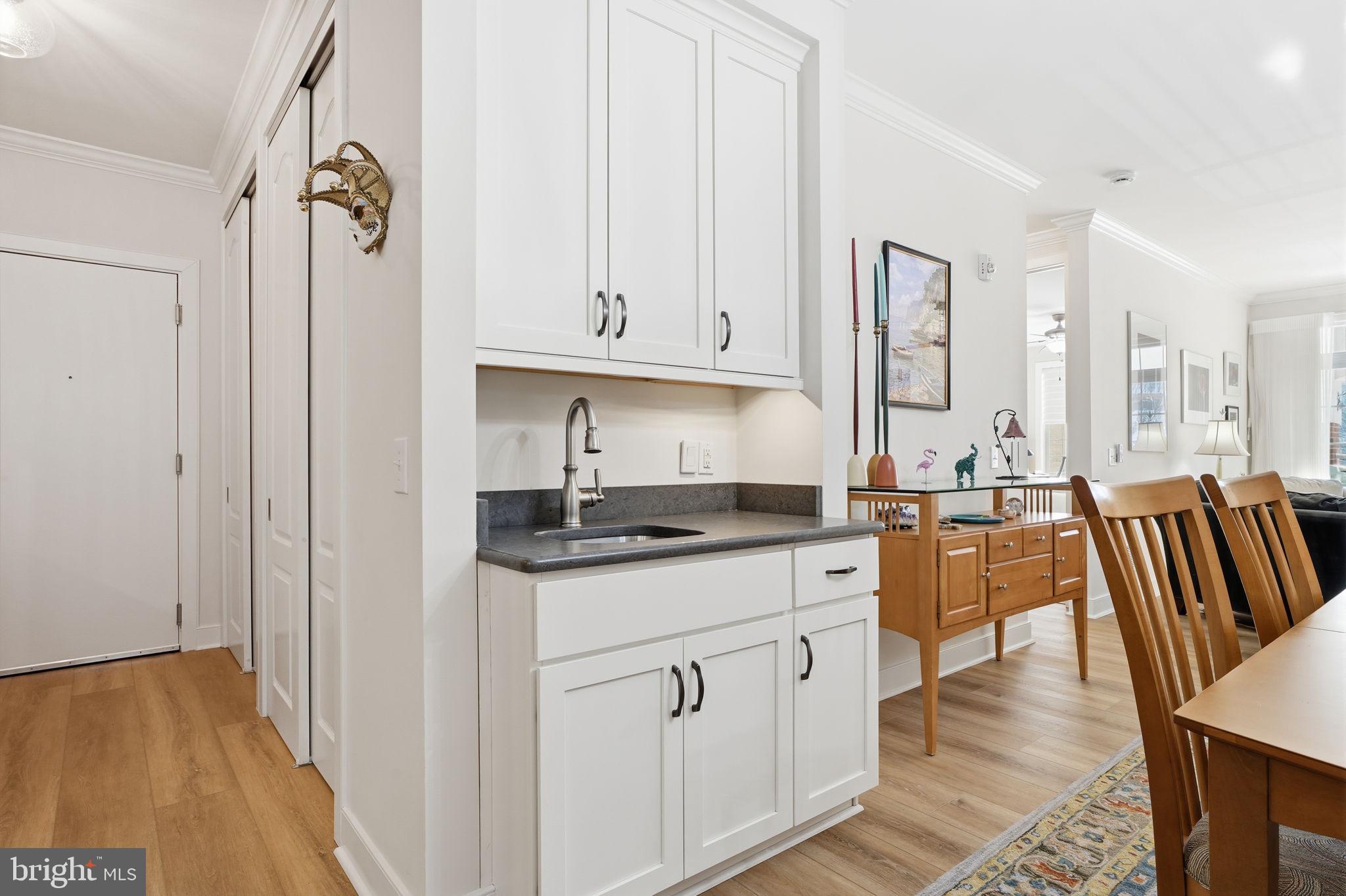 MERIDIAN VALLEY SQ - Residential