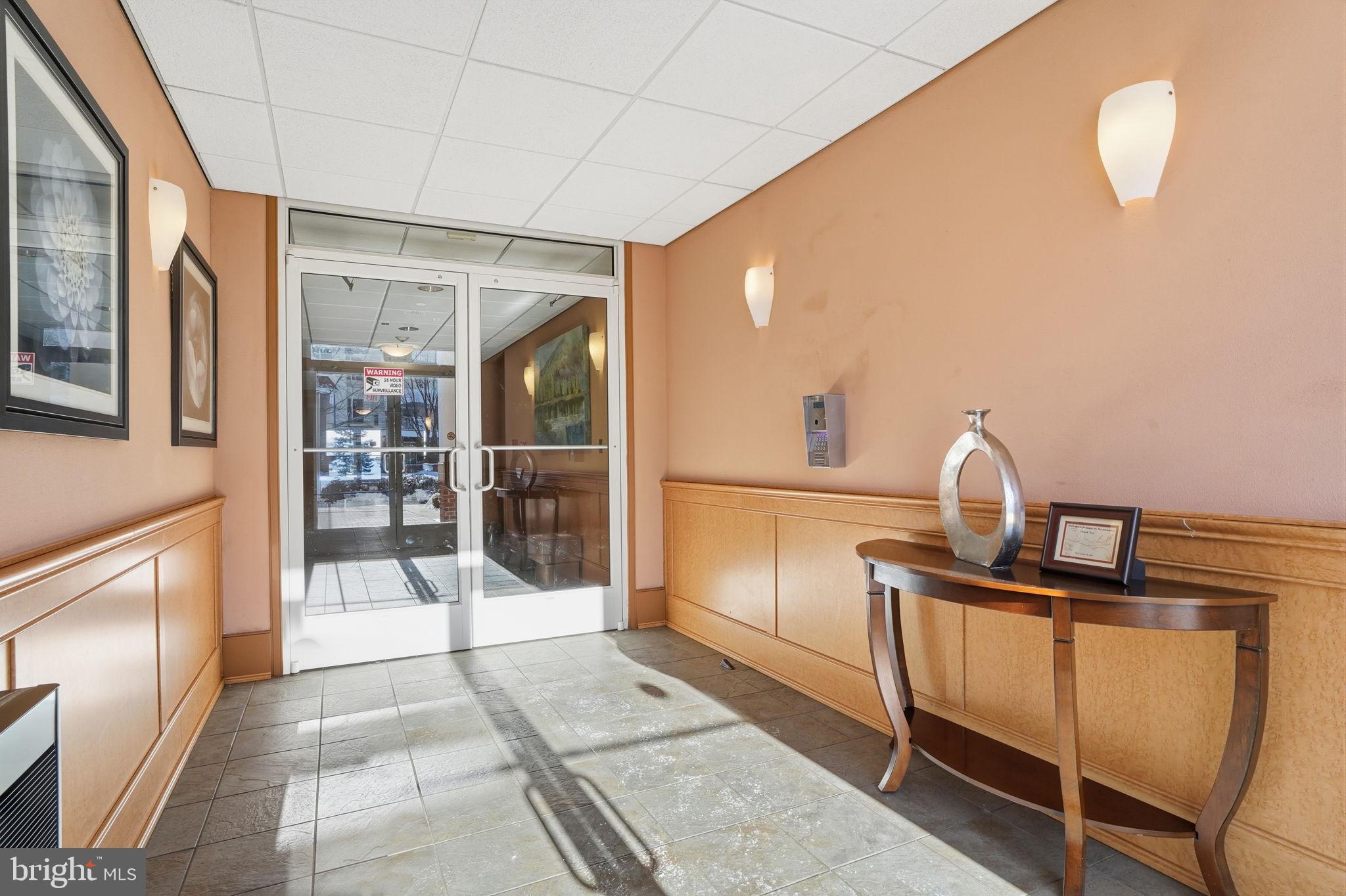 MERIDIAN VALLEY SQ - Residential