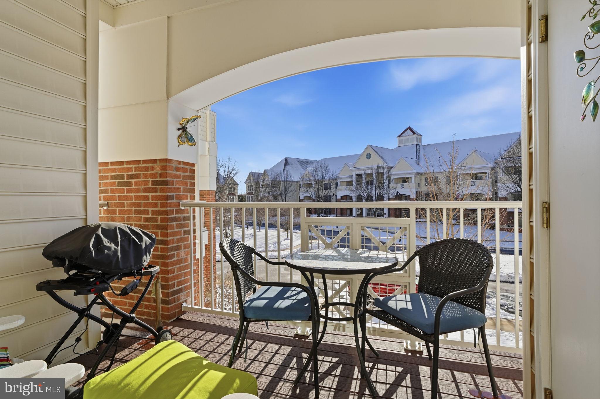 MERIDIAN VALLEY SQ - Residential