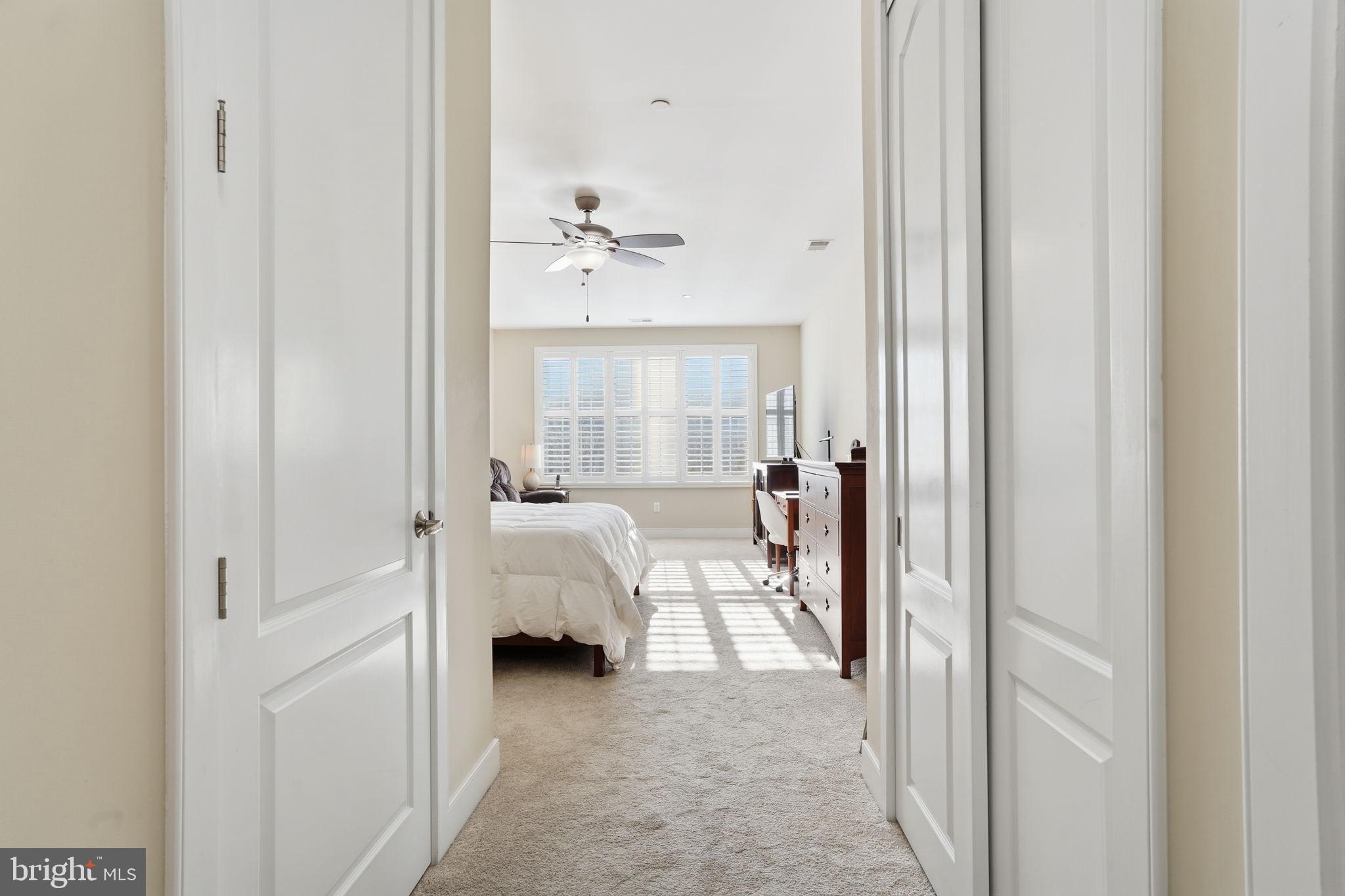 MERIDIAN VALLEY SQ - Residential