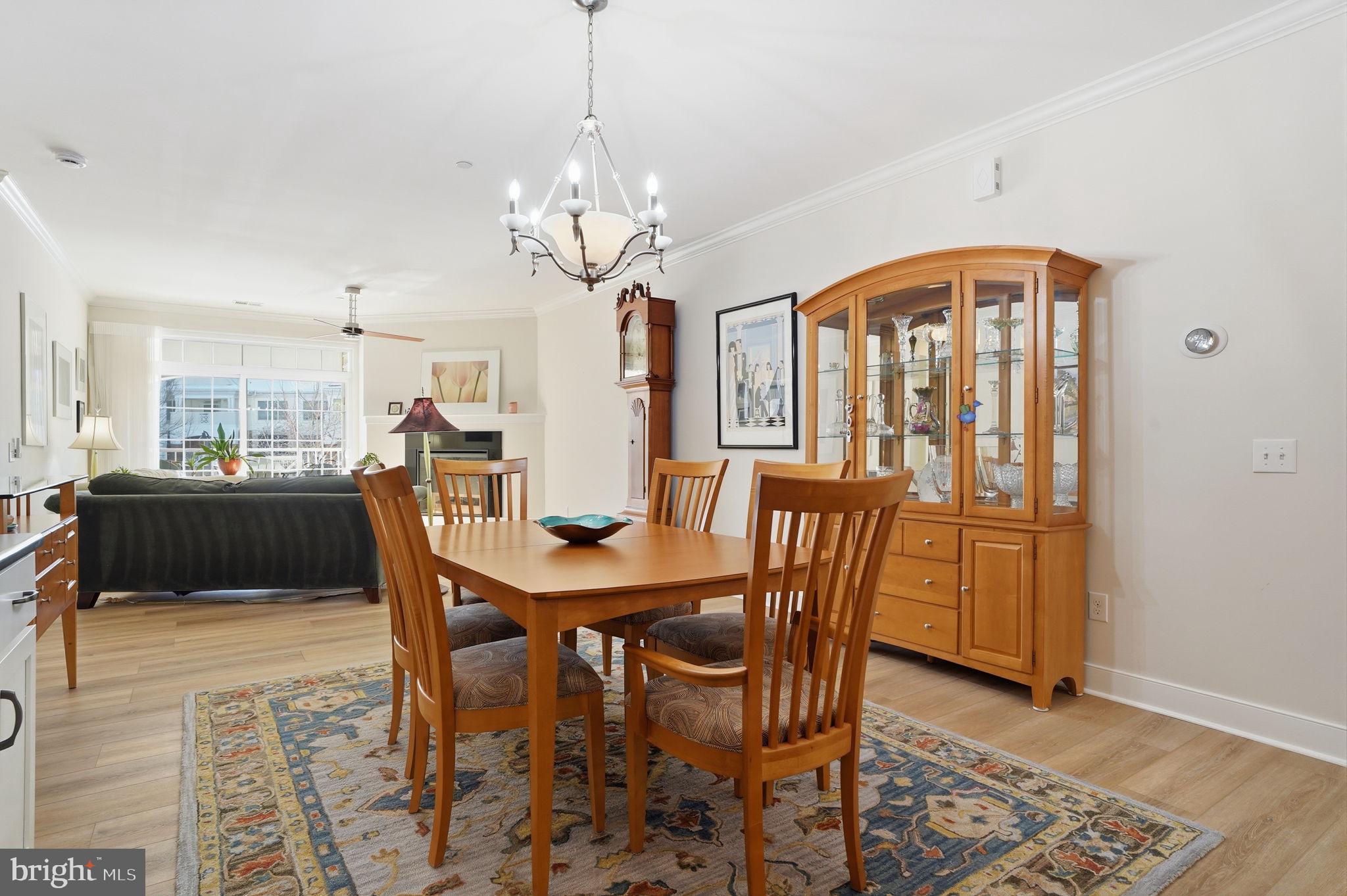 MERIDIAN VALLEY SQ - Residential