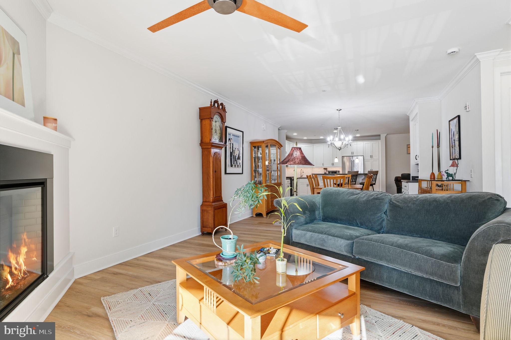 MERIDIAN VALLEY SQ - Residential