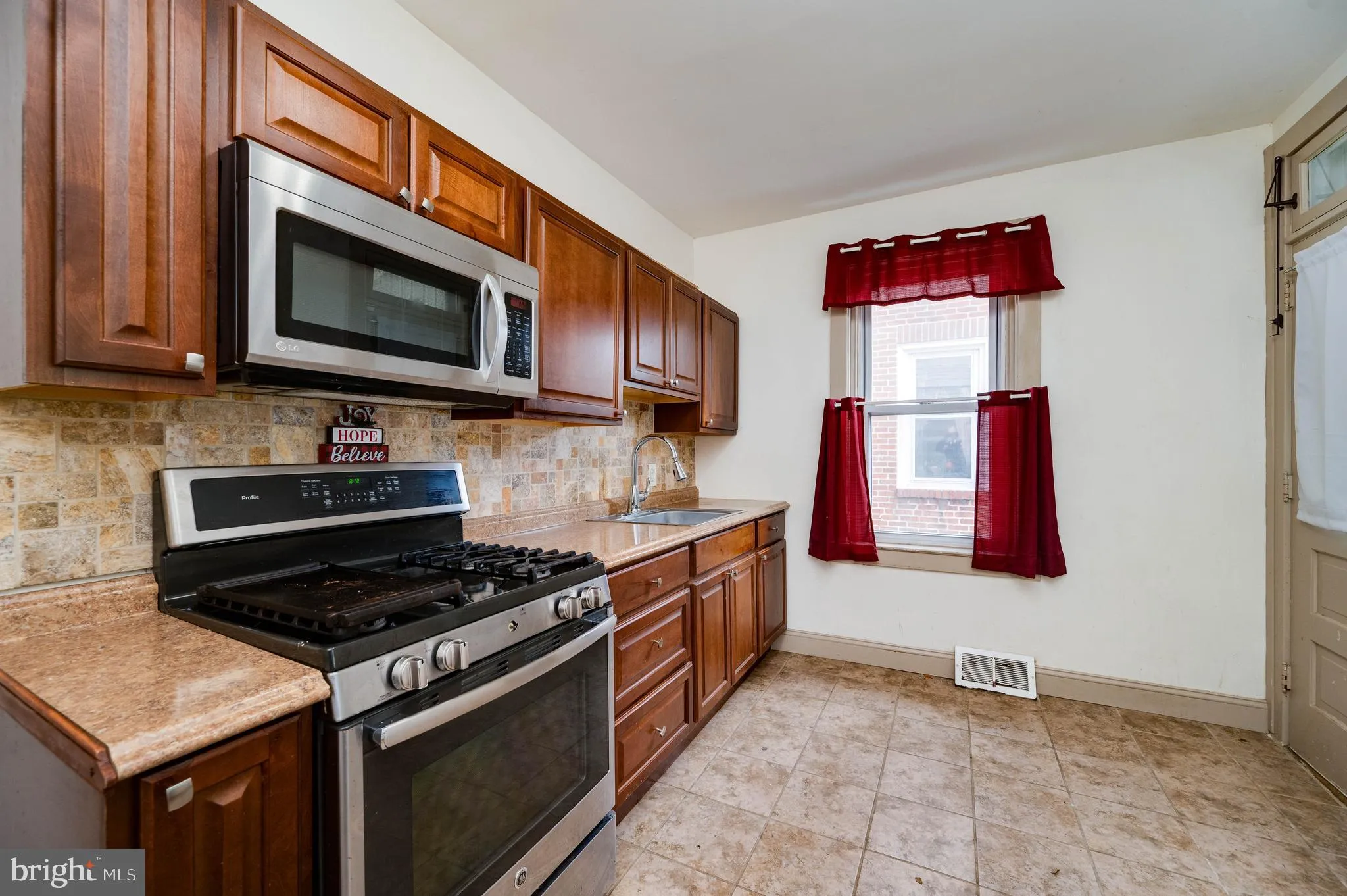 Reading, Pennsylvania 19604, United States, 3 Bedrooms Bedrooms, ,1 BathroomBathrooms,Residential,Active,163606