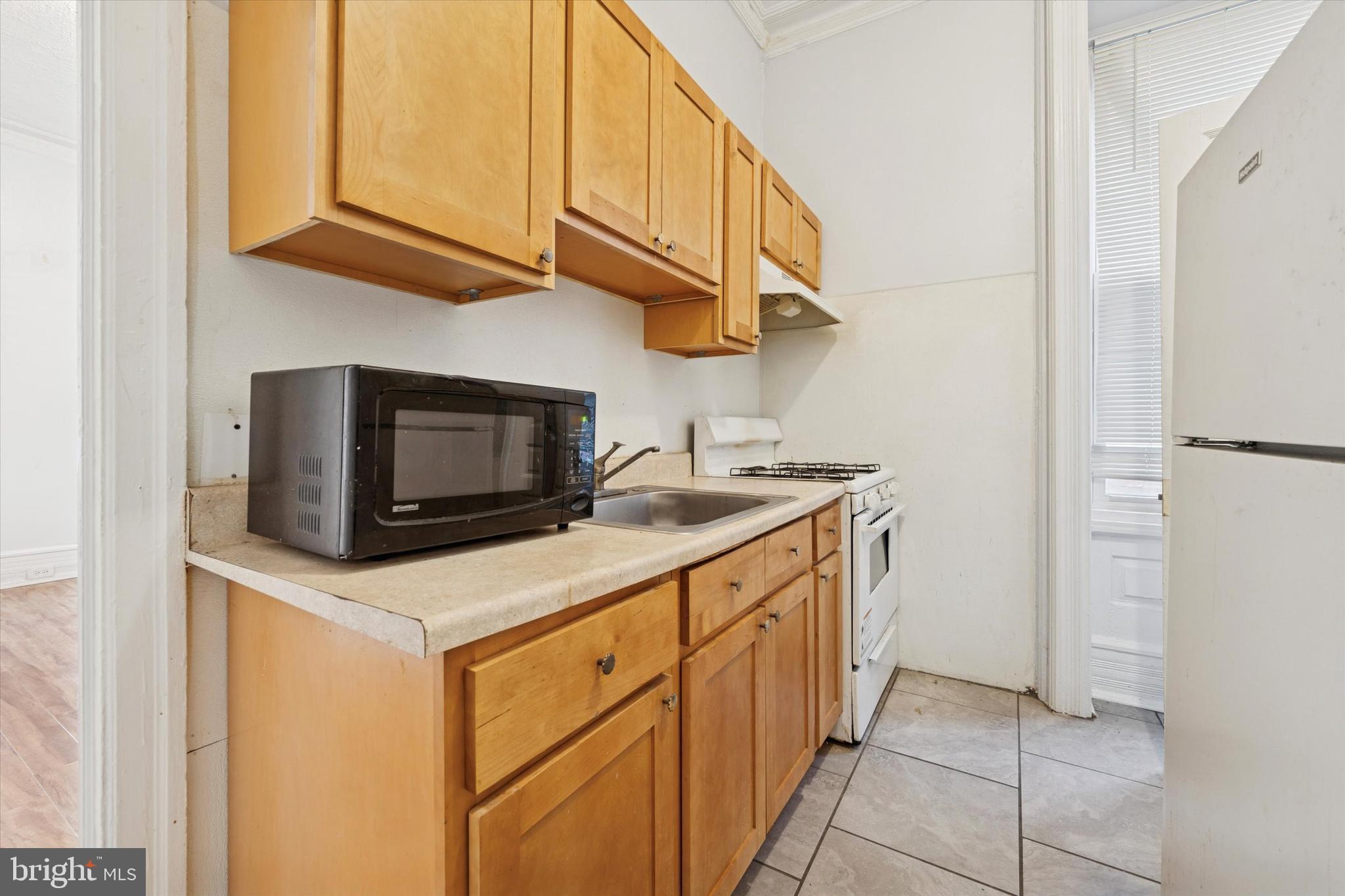 4011 SPRING GARDEN STREET