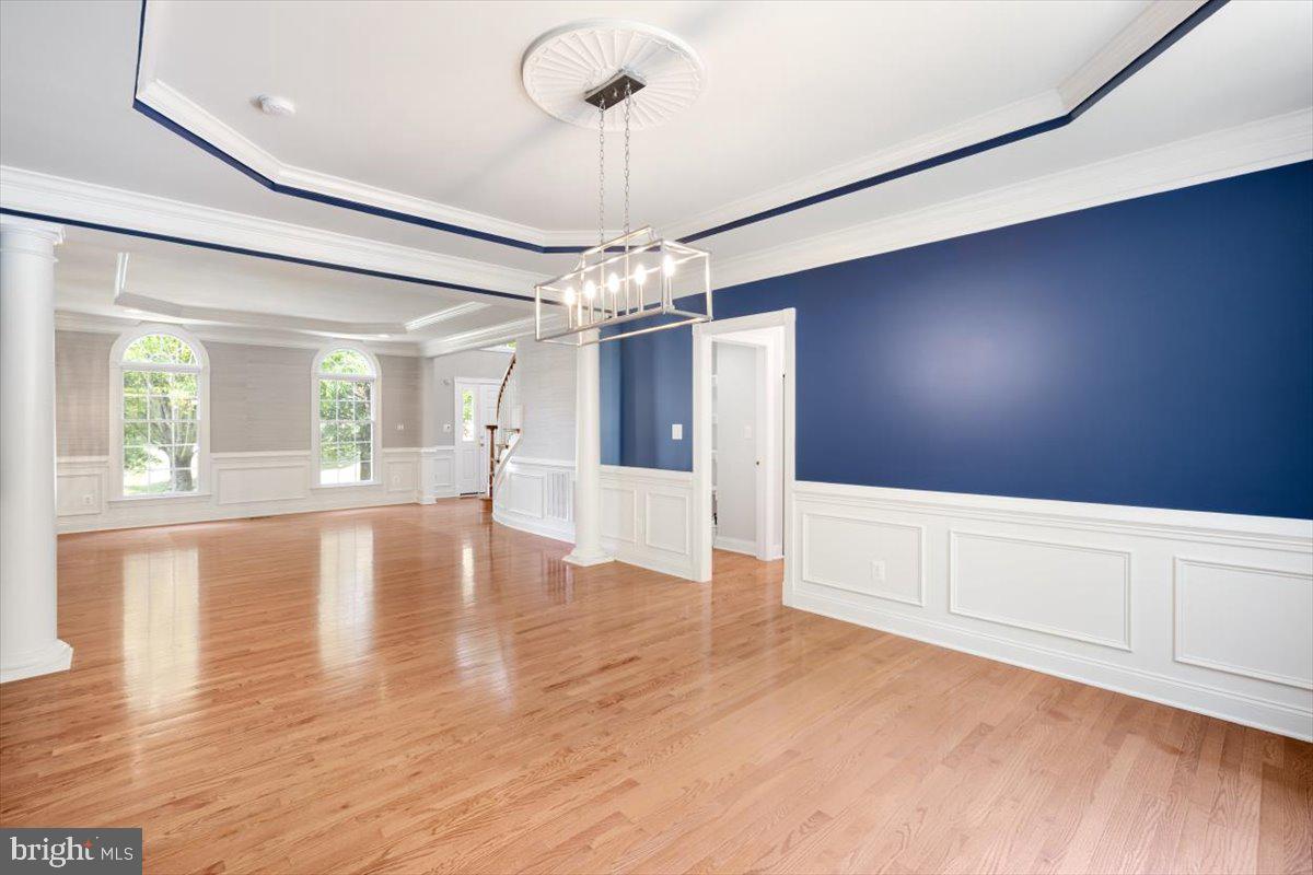 LOUDOUN VALLEY ESTATES - Residential