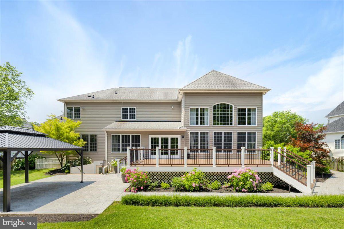 LOUDOUN VALLEY ESTATES - Residential