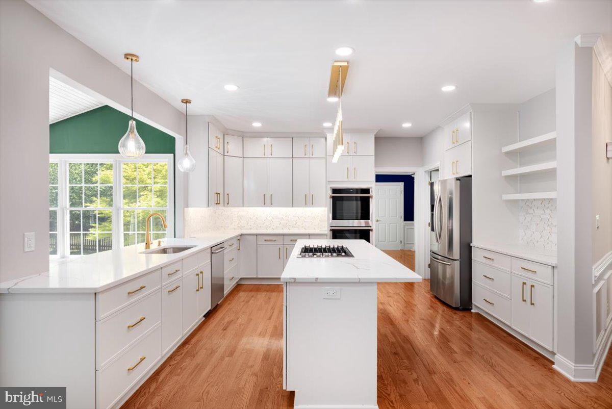 LOUDOUN VALLEY ESTATES - Residential