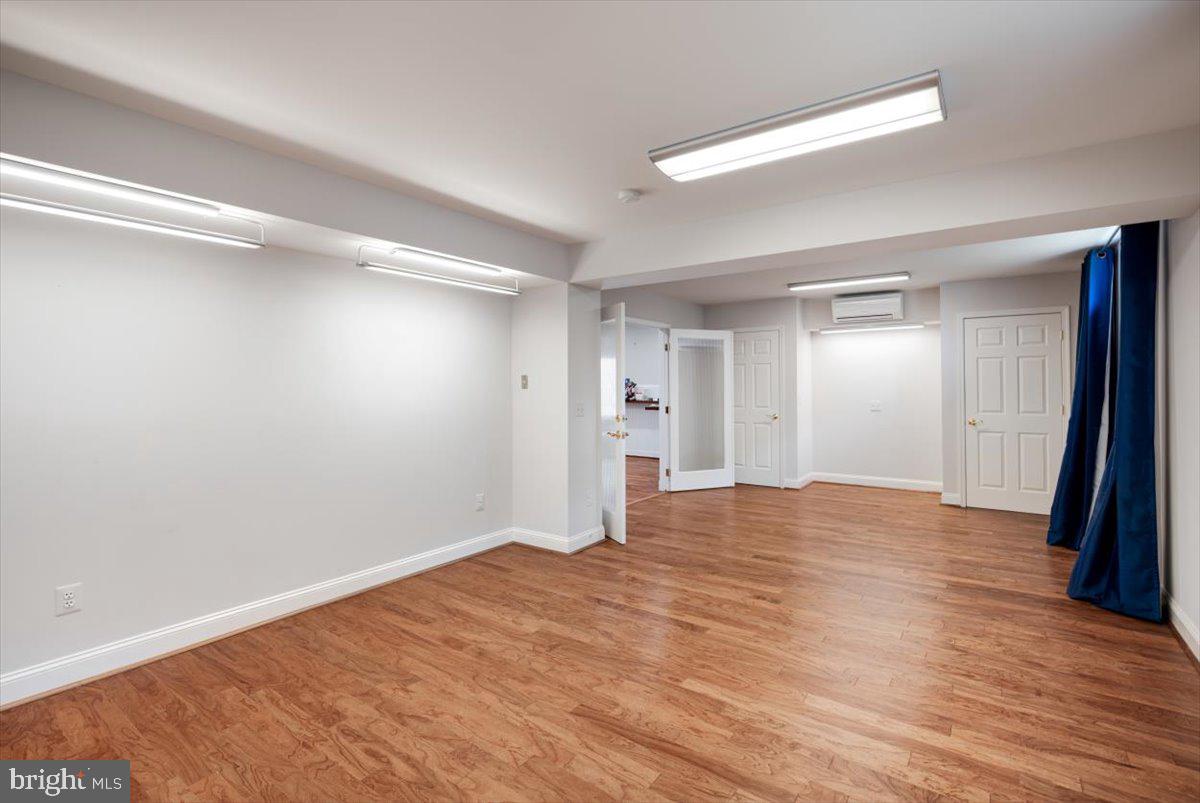 LOUDOUN VALLEY ESTATES - Residential