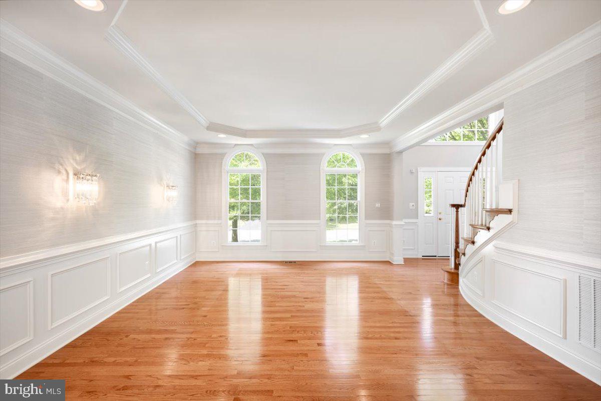 LOUDOUN VALLEY ESTATES - Residential