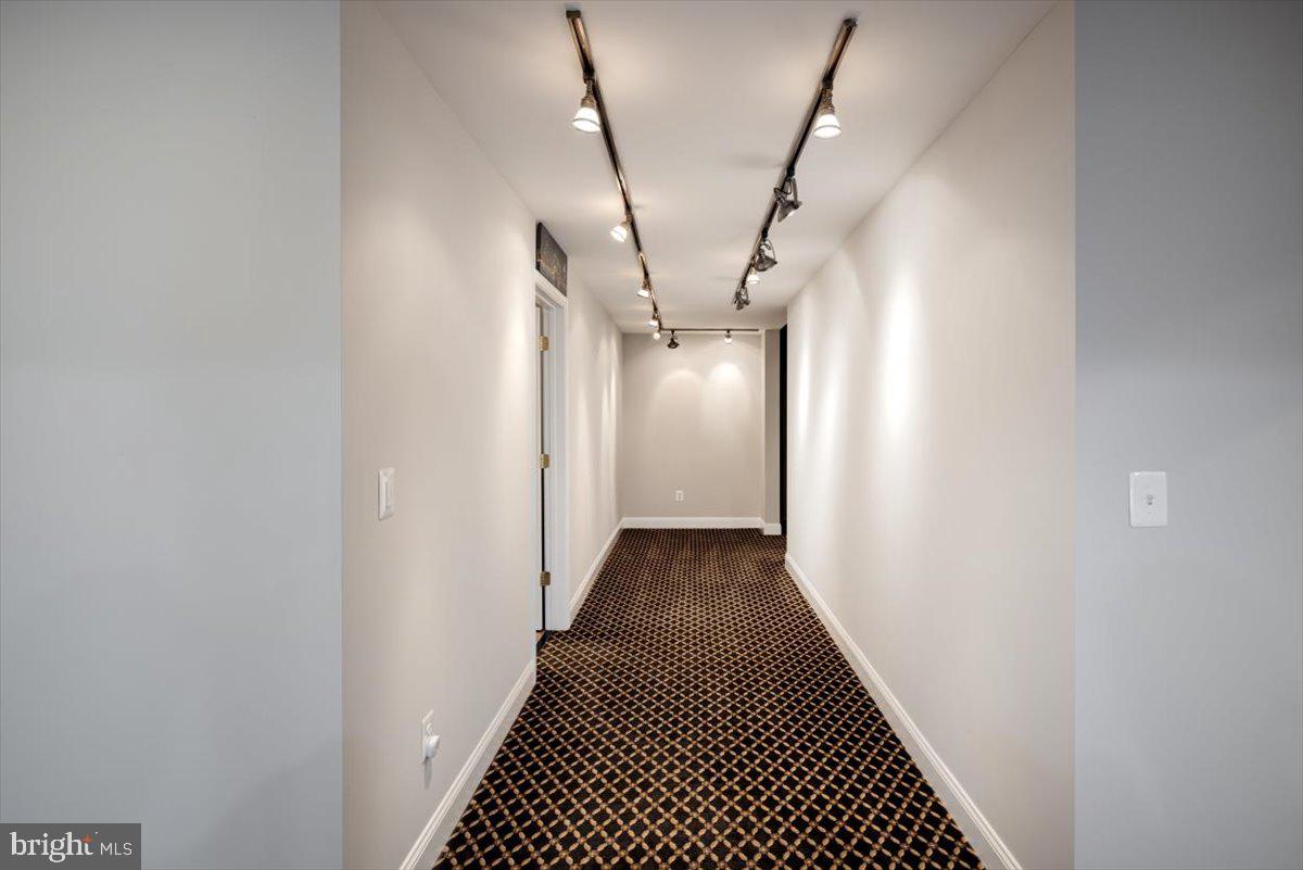 LOUDOUN VALLEY ESTATES - Residential