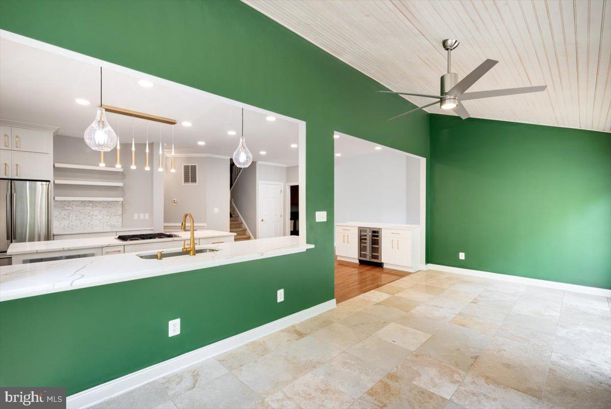 LOUDOUN VALLEY ESTATES - Residential