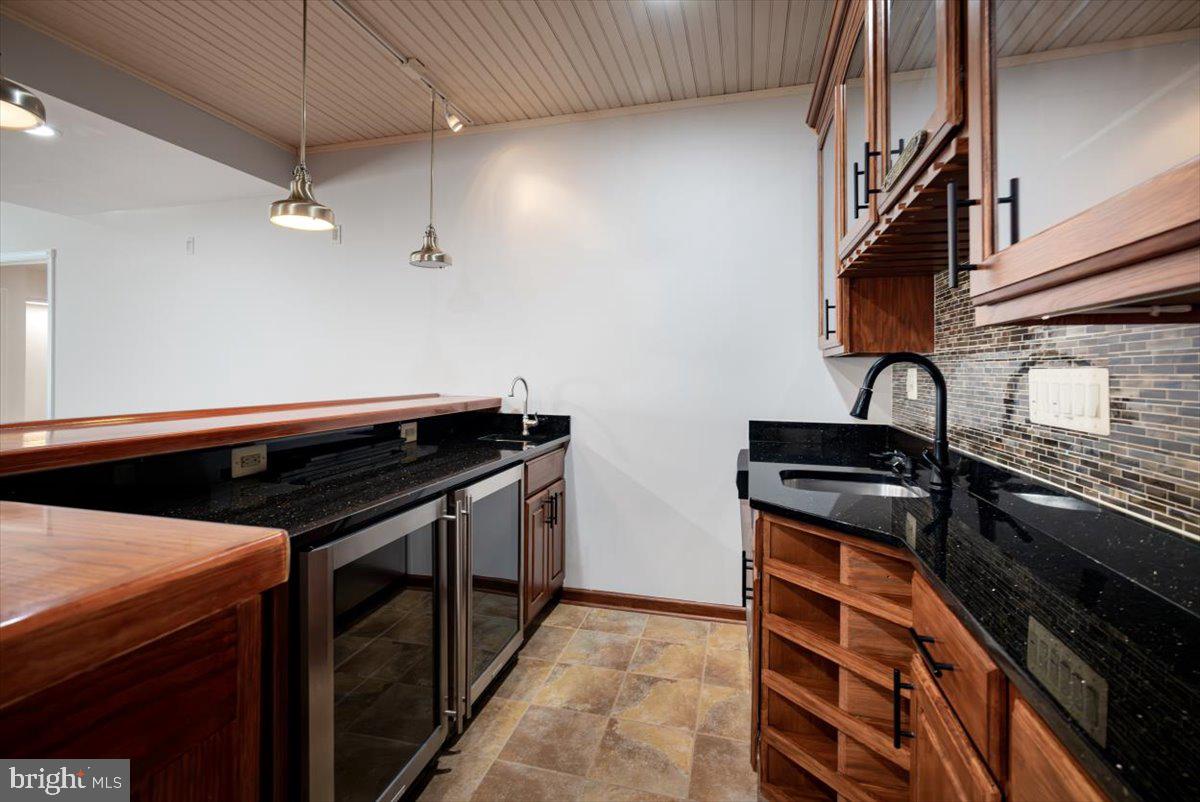 LOUDOUN VALLEY ESTATES - Residential