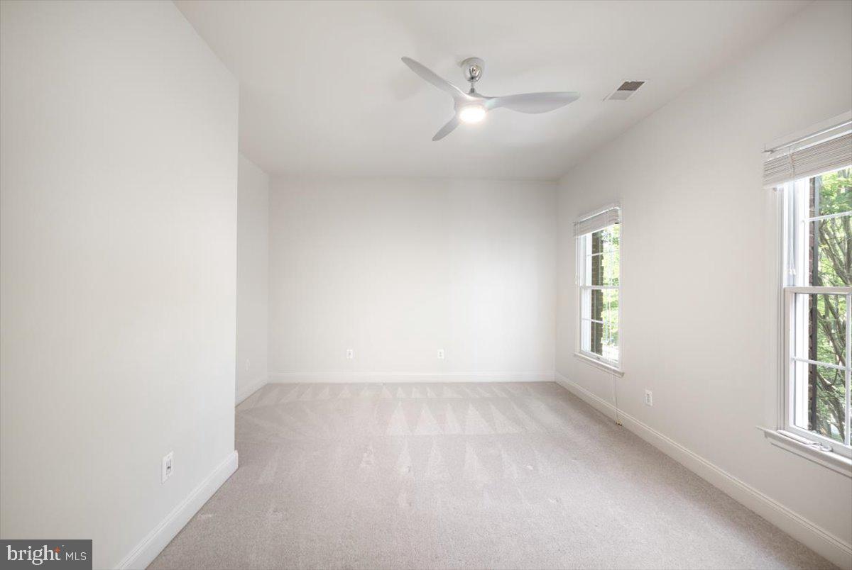 LOUDOUN VALLEY ESTATES - Residential