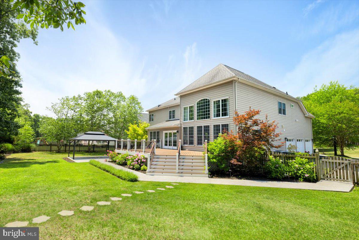 LOUDOUN VALLEY ESTATES - Residential