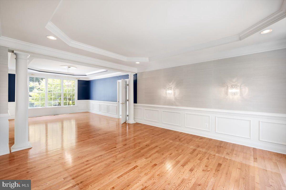 LOUDOUN VALLEY ESTATES - Residential