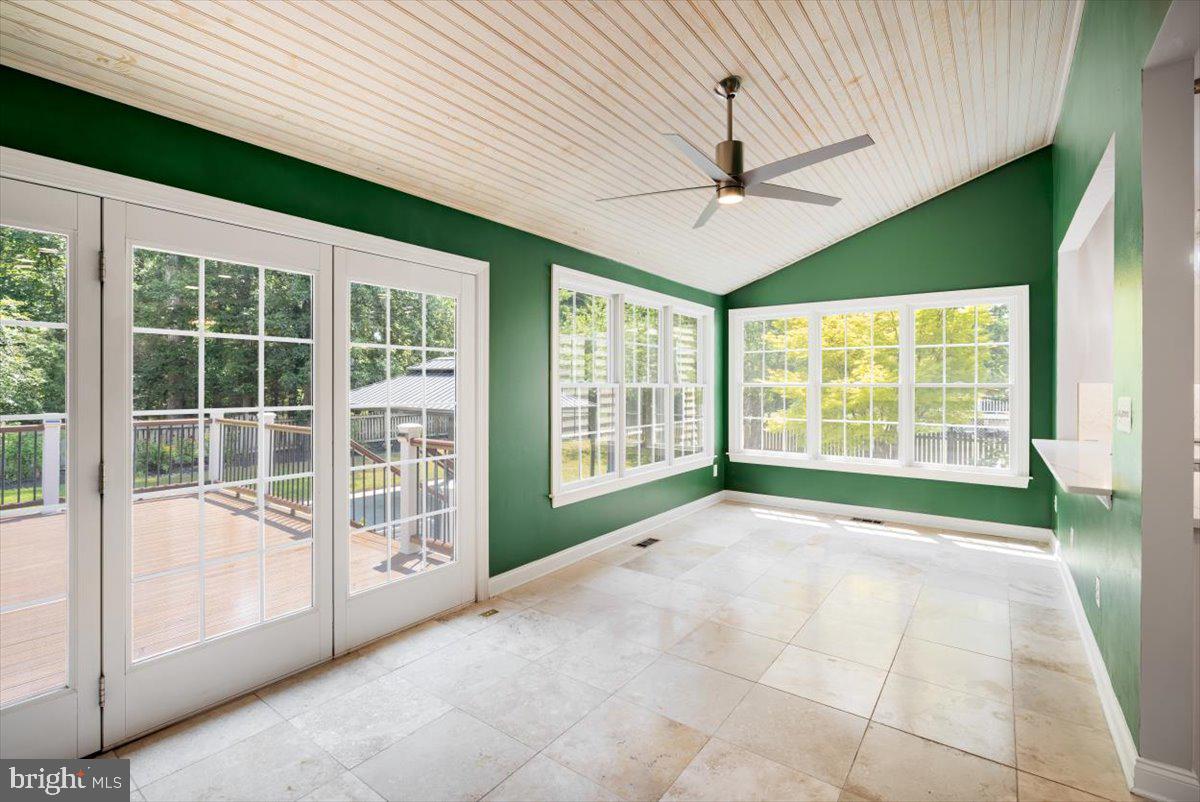 LOUDOUN VALLEY ESTATES - Residential