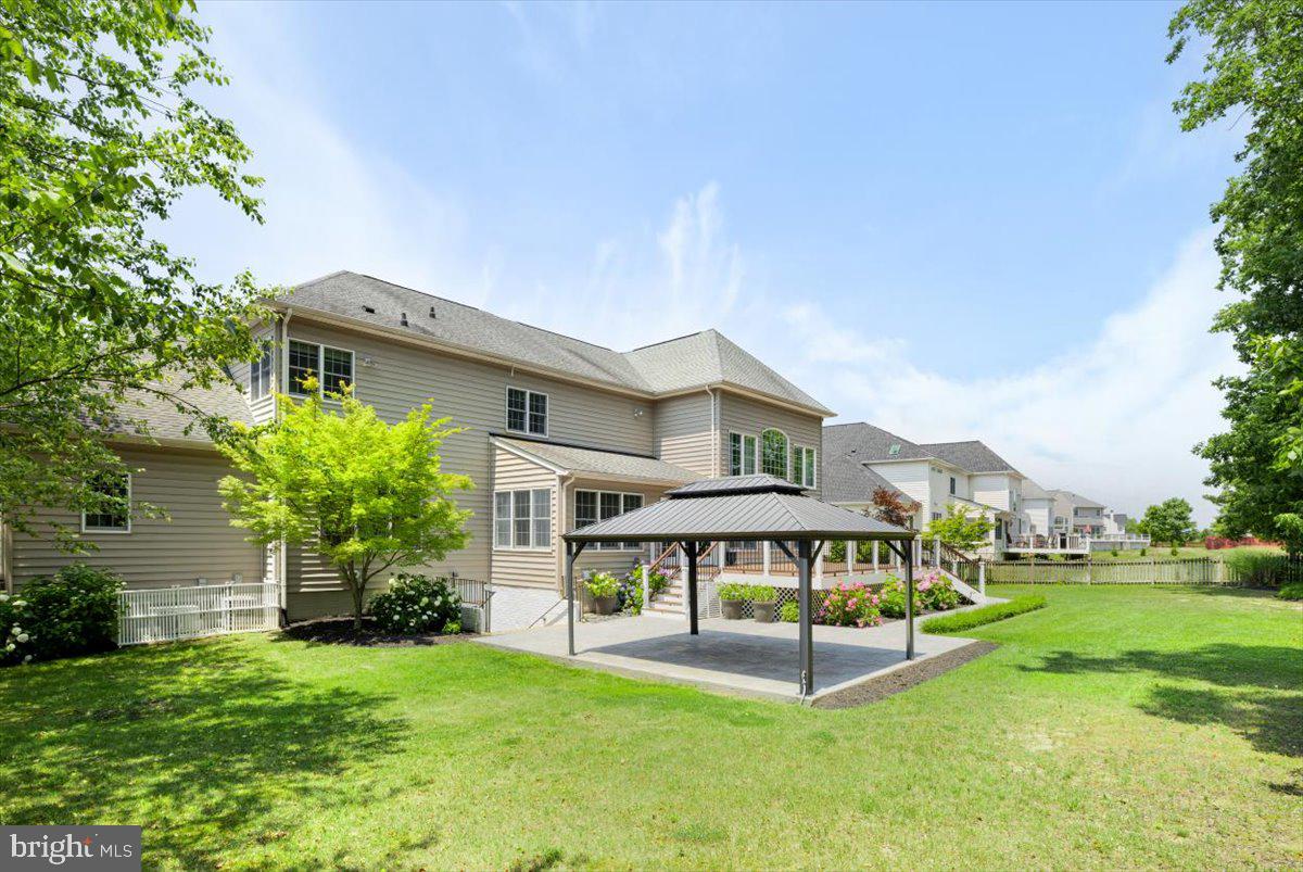 LOUDOUN VALLEY ESTATES - Residential