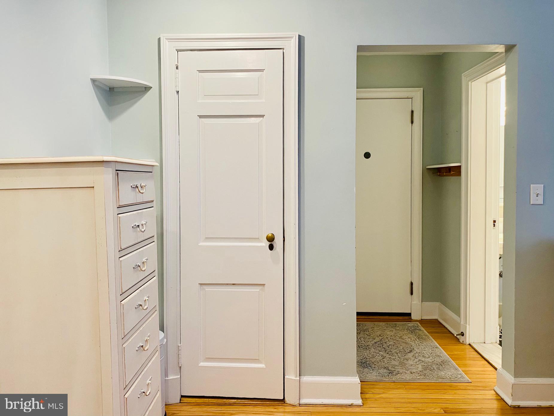 21 PALMER SQUARE W D