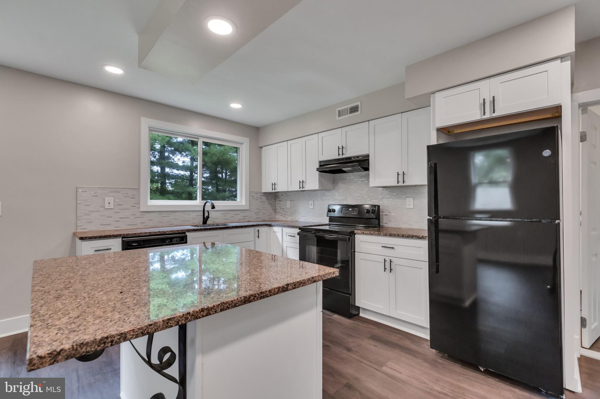 000 - Residential Lease