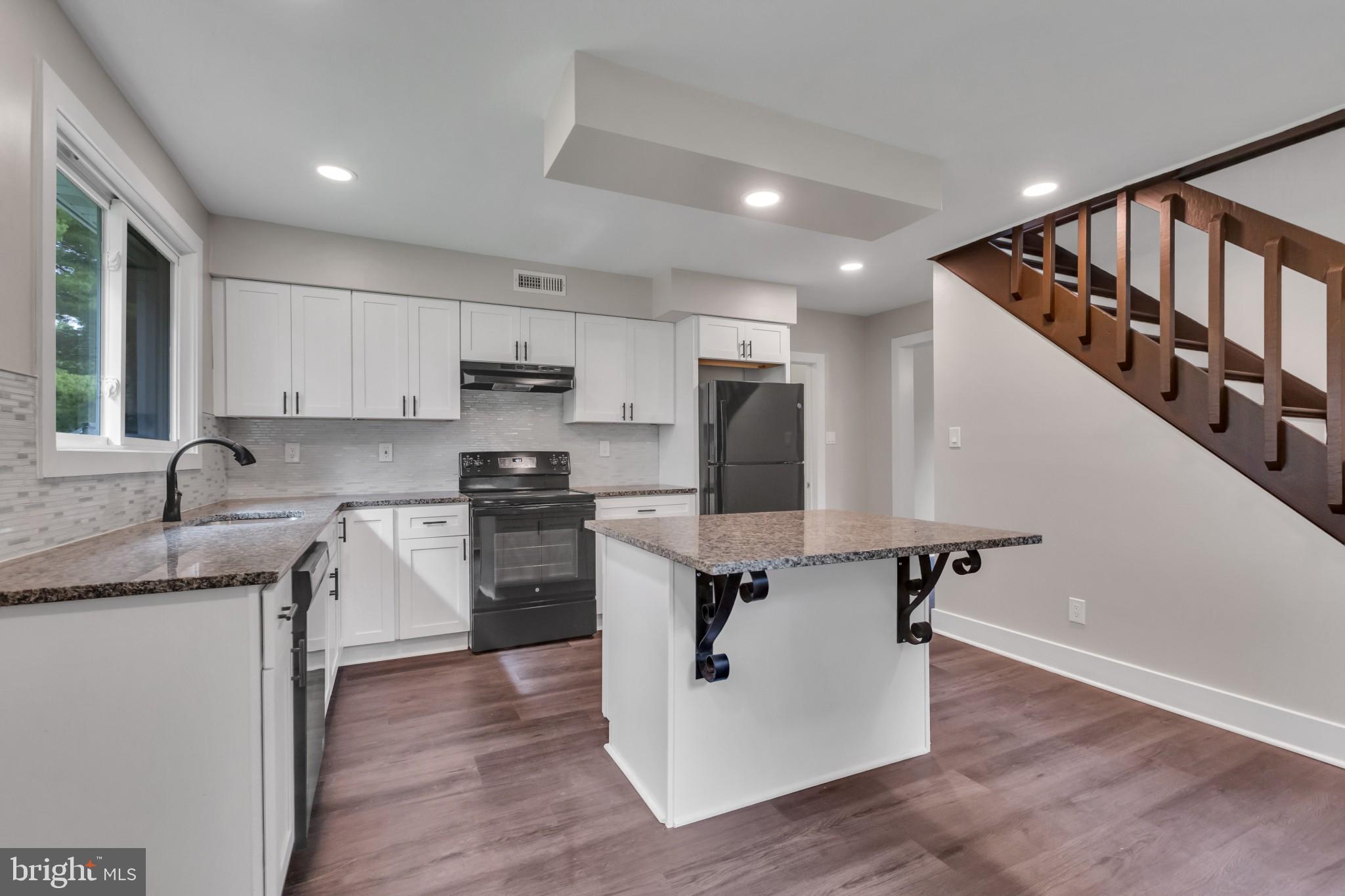 000 - Residential Lease