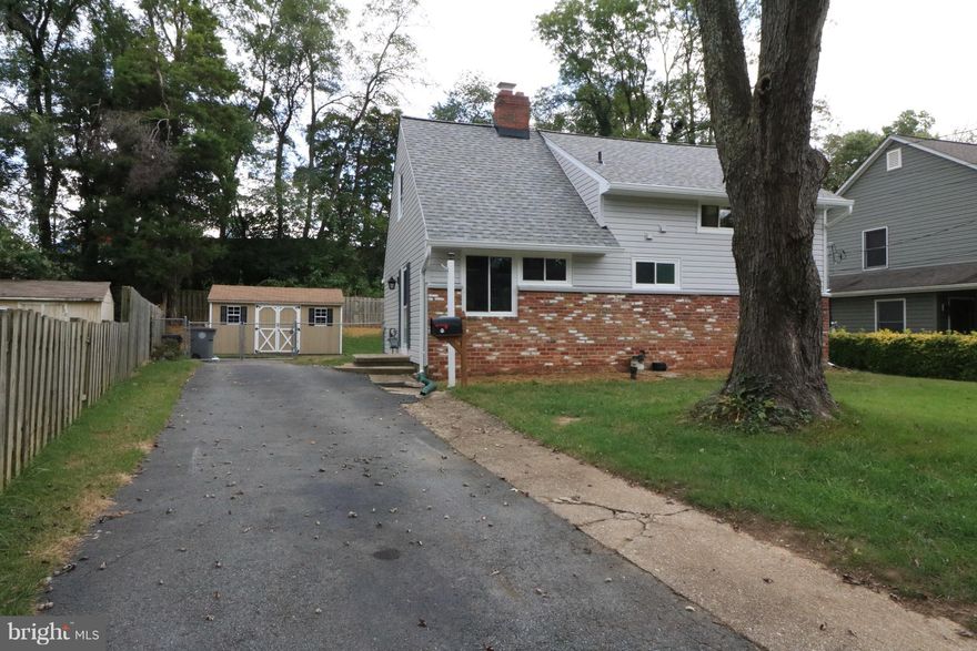 OFF STREET PARKING FOR TRUCKS -- Charming Cape Cod in Rockville - 4 bed & 1.5 bath. This spectacular 2 Level Contemporary Rambler has been renovated from top to bottom and well cared for with NEWer Updated KITCHEN with gas range, stainless appliances, refinished hardwoods. Whole property has been well cared for! Beautiful ceramic tile bath with tub/shower on main level and half bath upstairs. Large fenced-in back yard, off street parking. Close to METRO, shopping, restaurants, NIH, Walter Reed, Downtown Rockville, Pike & Rose and so much more!! 24+ MONTH LEASE Available -- Rent me for long term......