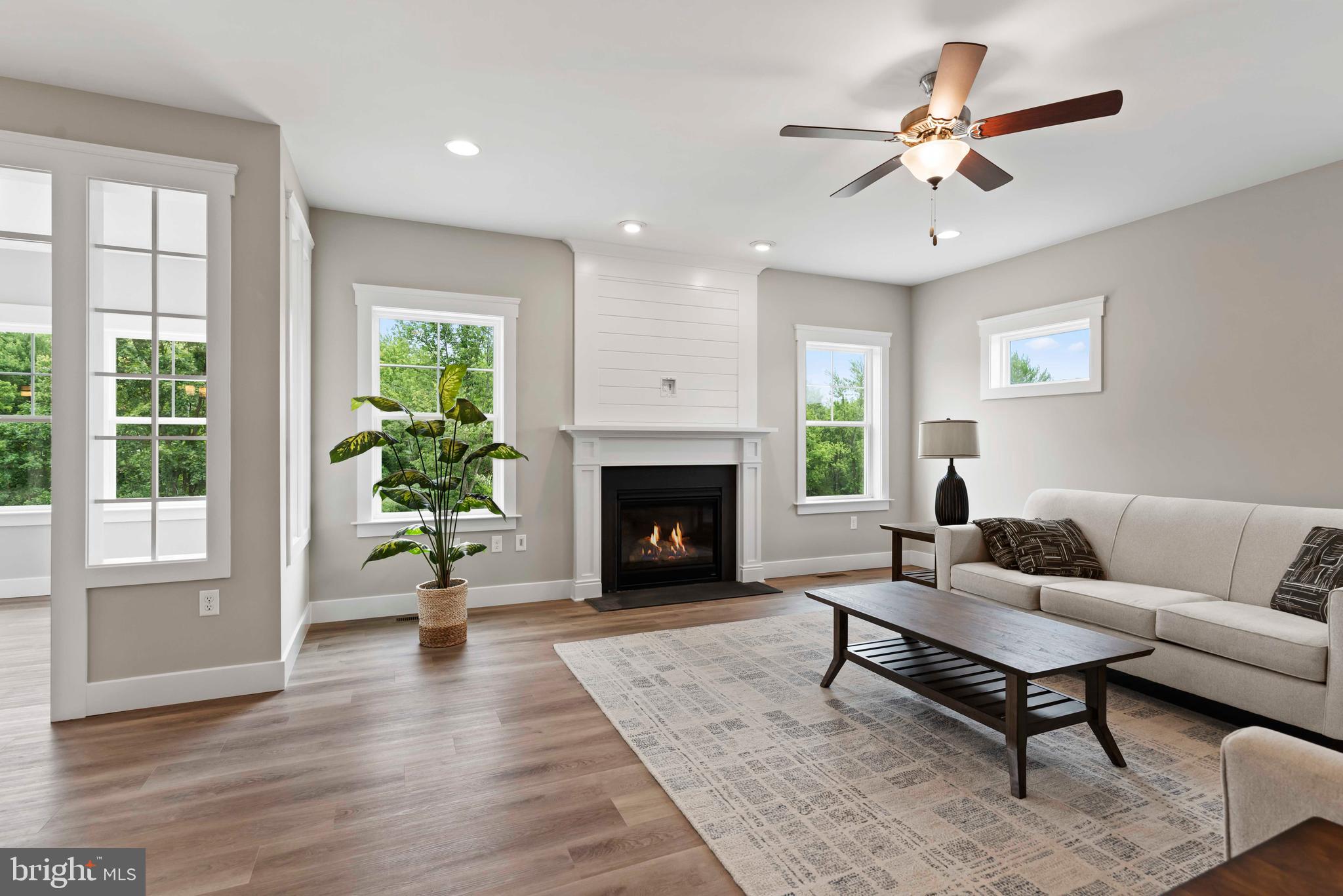 WILSHIRE ESTATES - Residential
