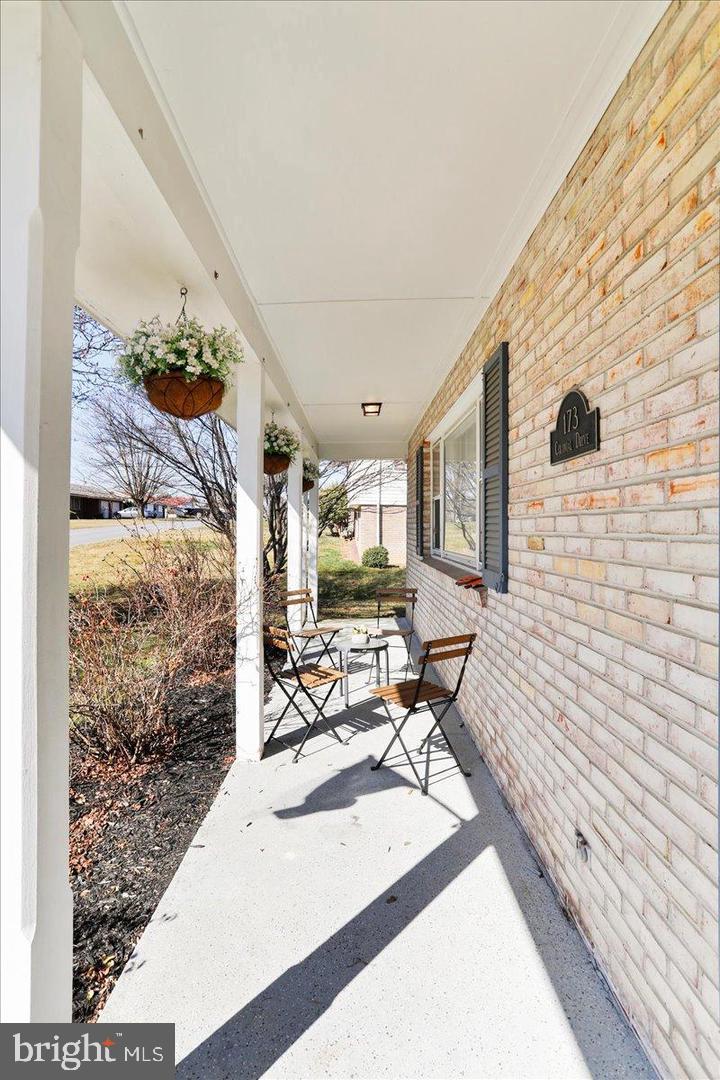 173 COLONIAL DRIVE