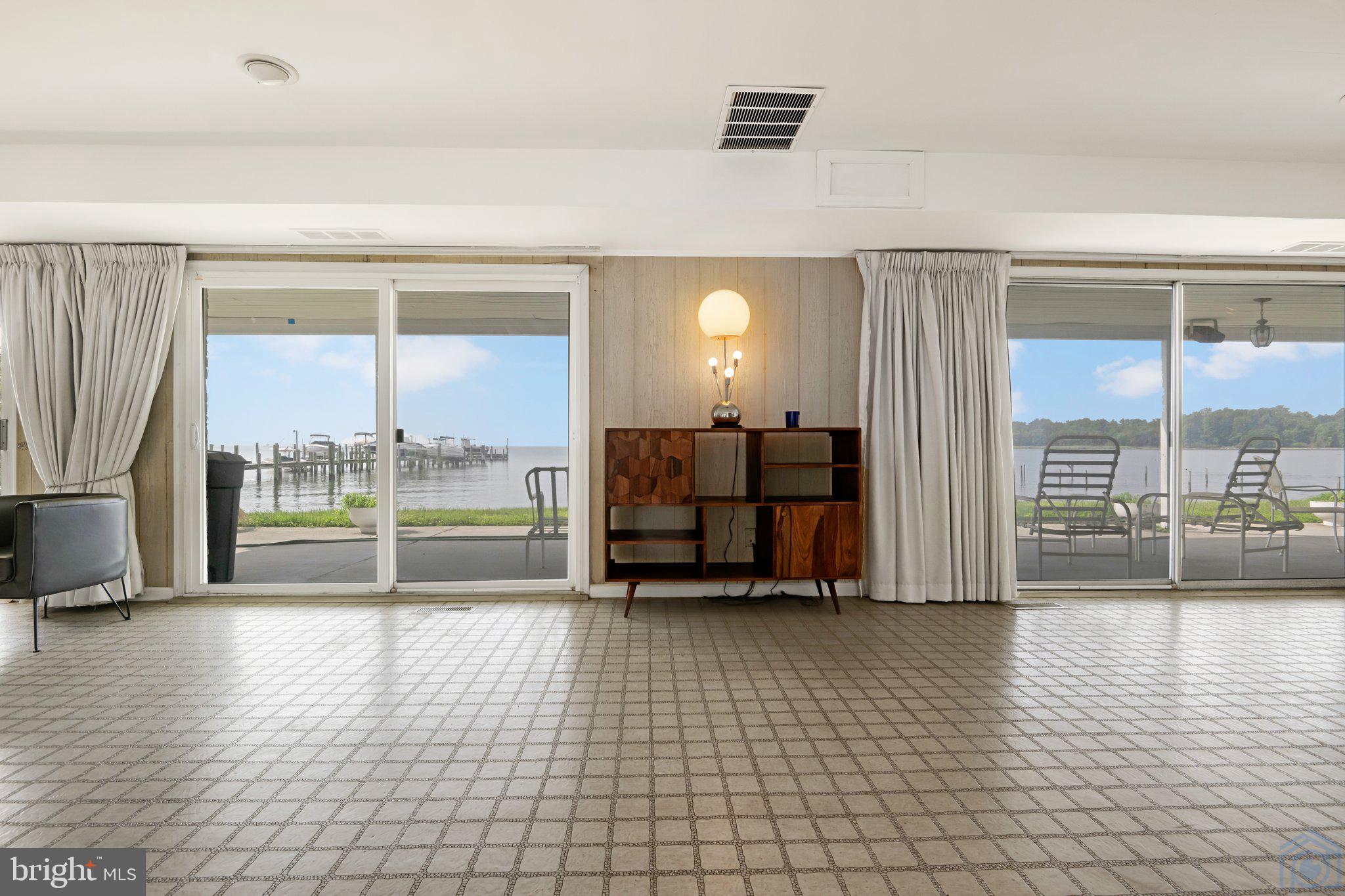 ARUNDEL ON THE BAY - Residential Lease