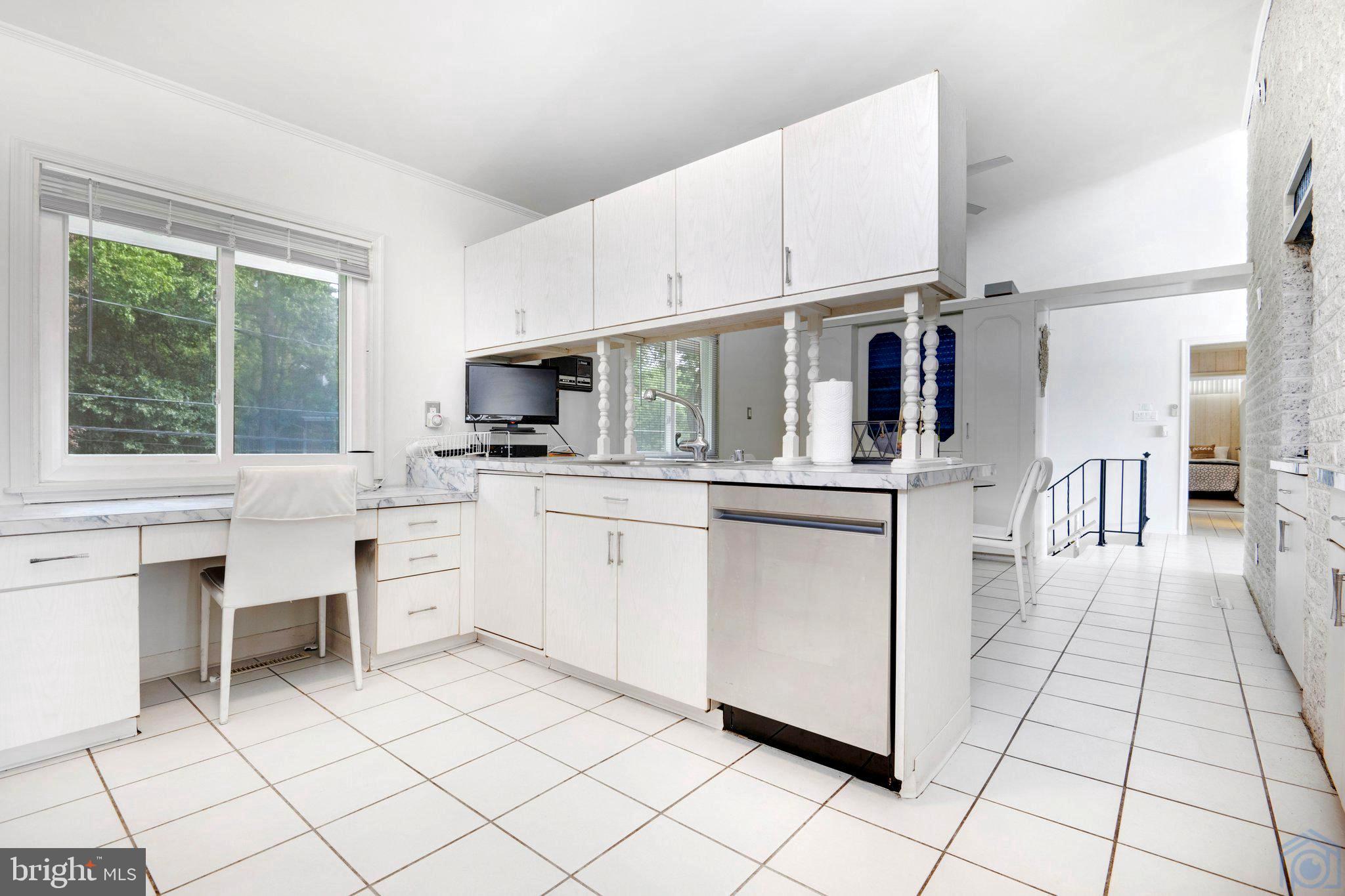 ARUNDEL ON THE BAY - Residential Lease