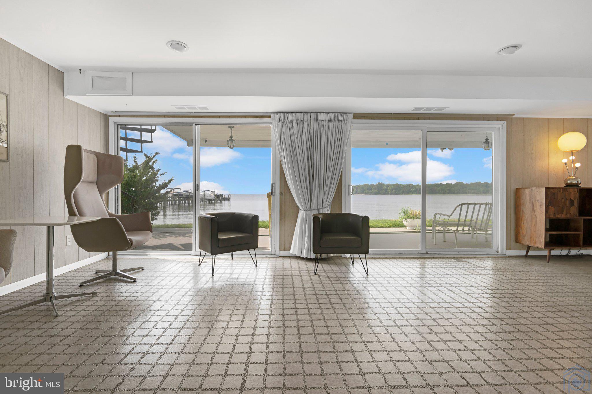 ARUNDEL ON THE BAY - Residential Lease