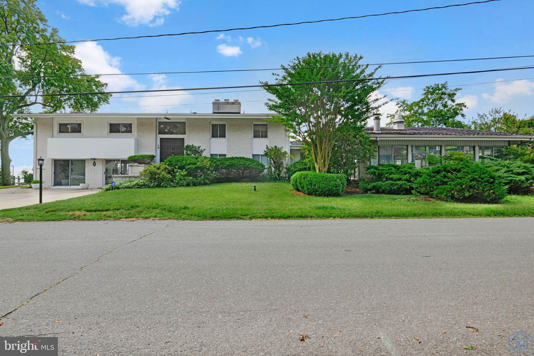 ARUNDEL ON THE BAY - Residential Lease