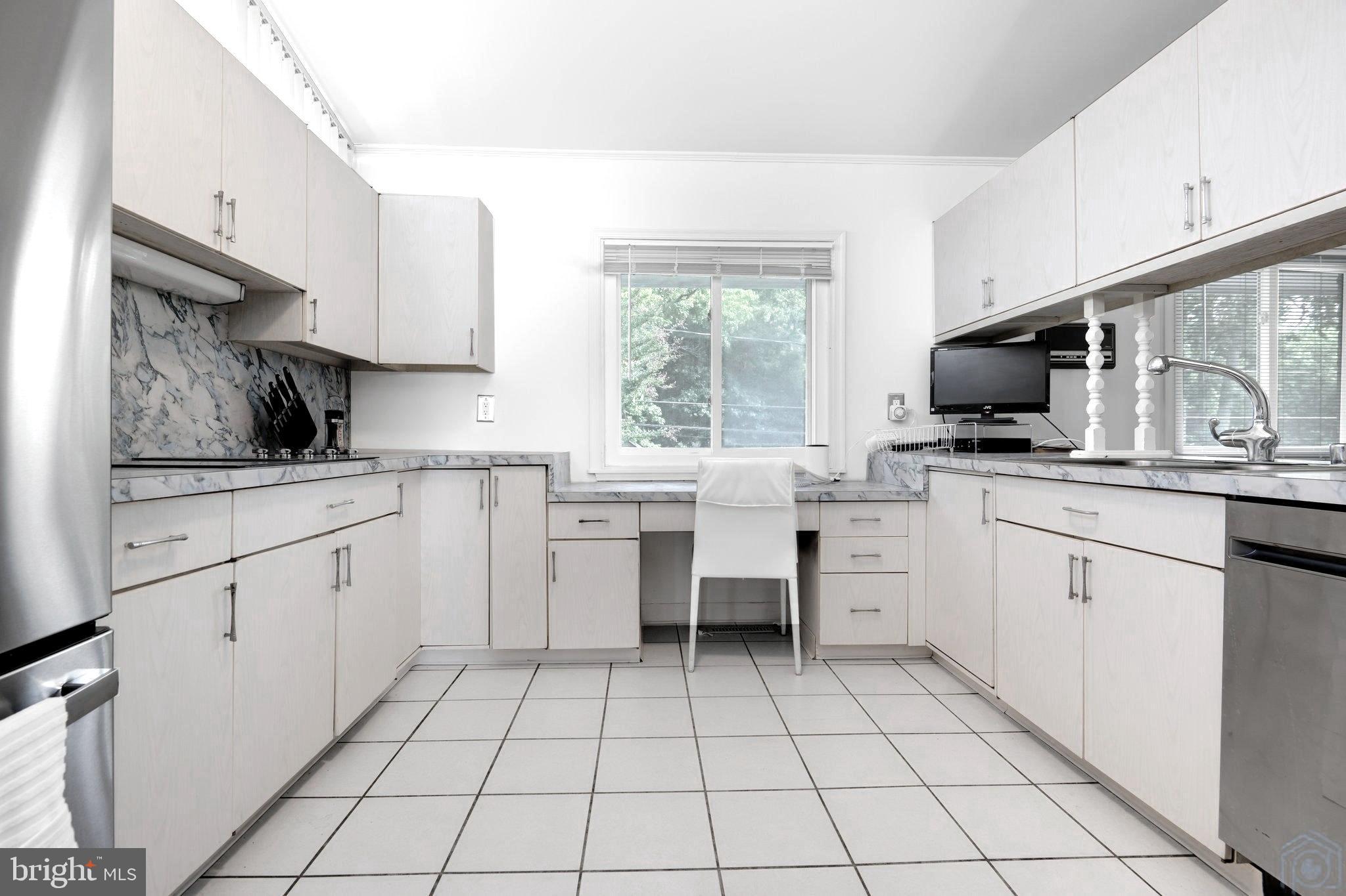 ARUNDEL ON THE BAY - Residential Lease