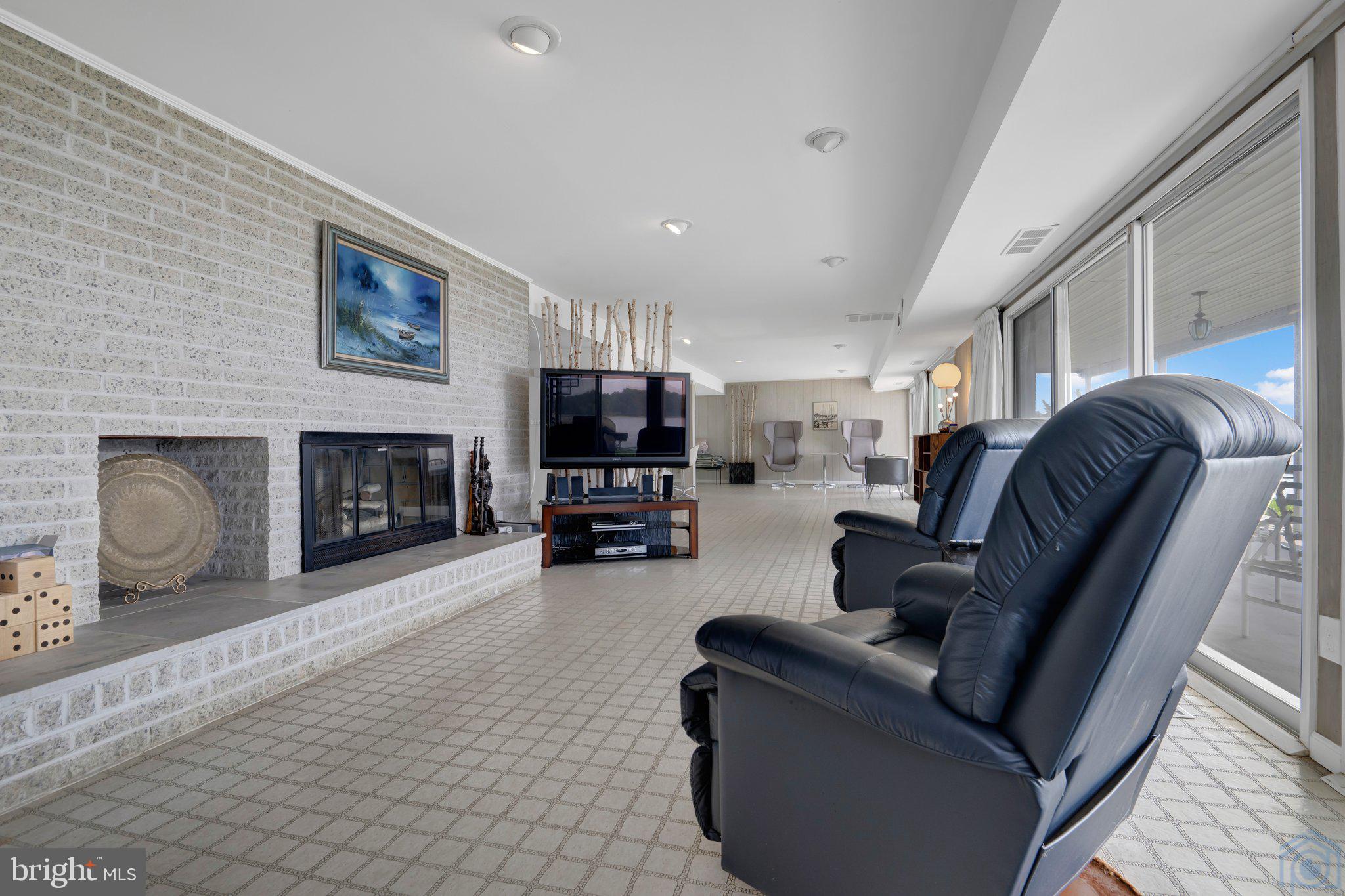 ARUNDEL ON THE BAY - Residential Lease