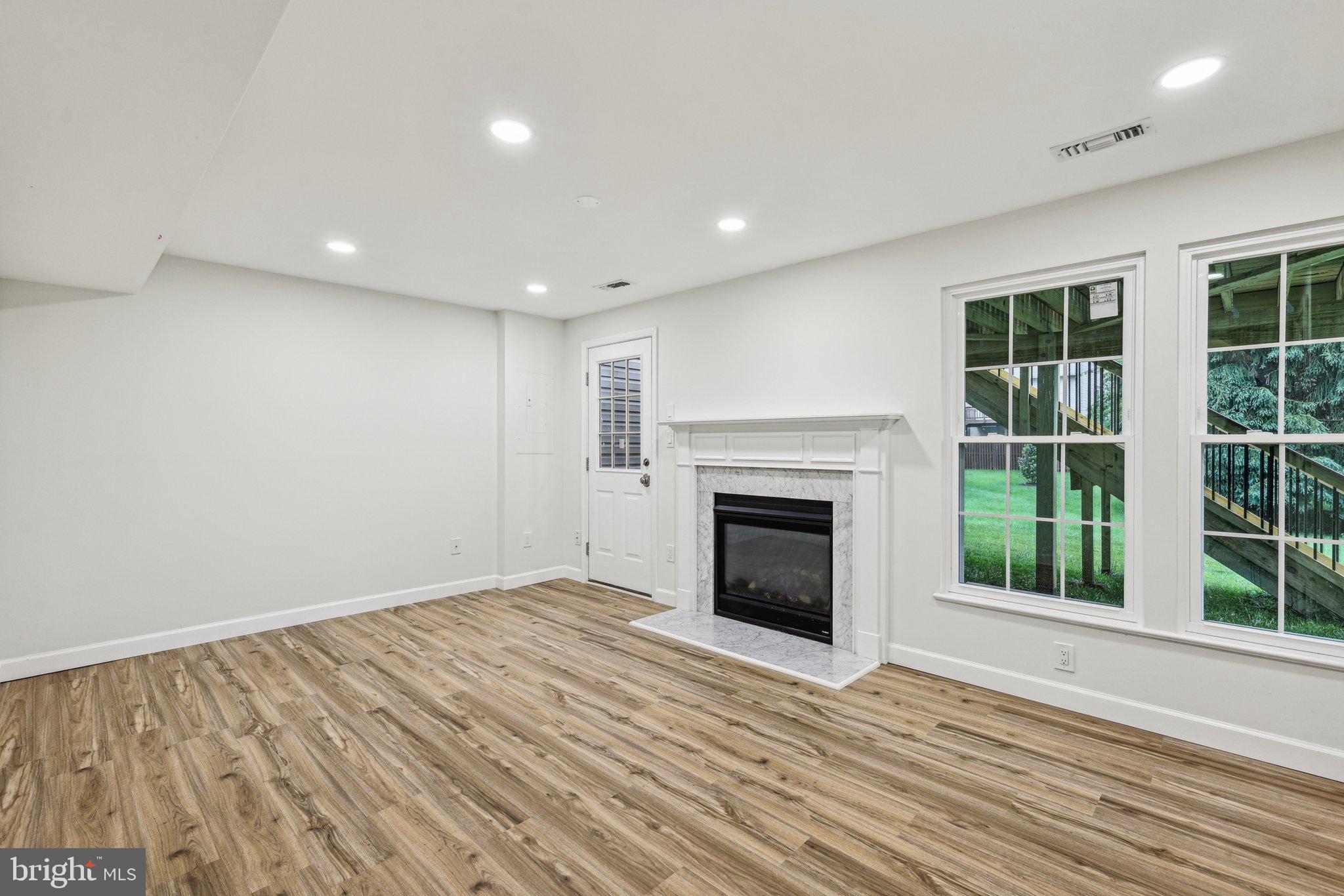 43212 CHOKEBERRY SQUARE