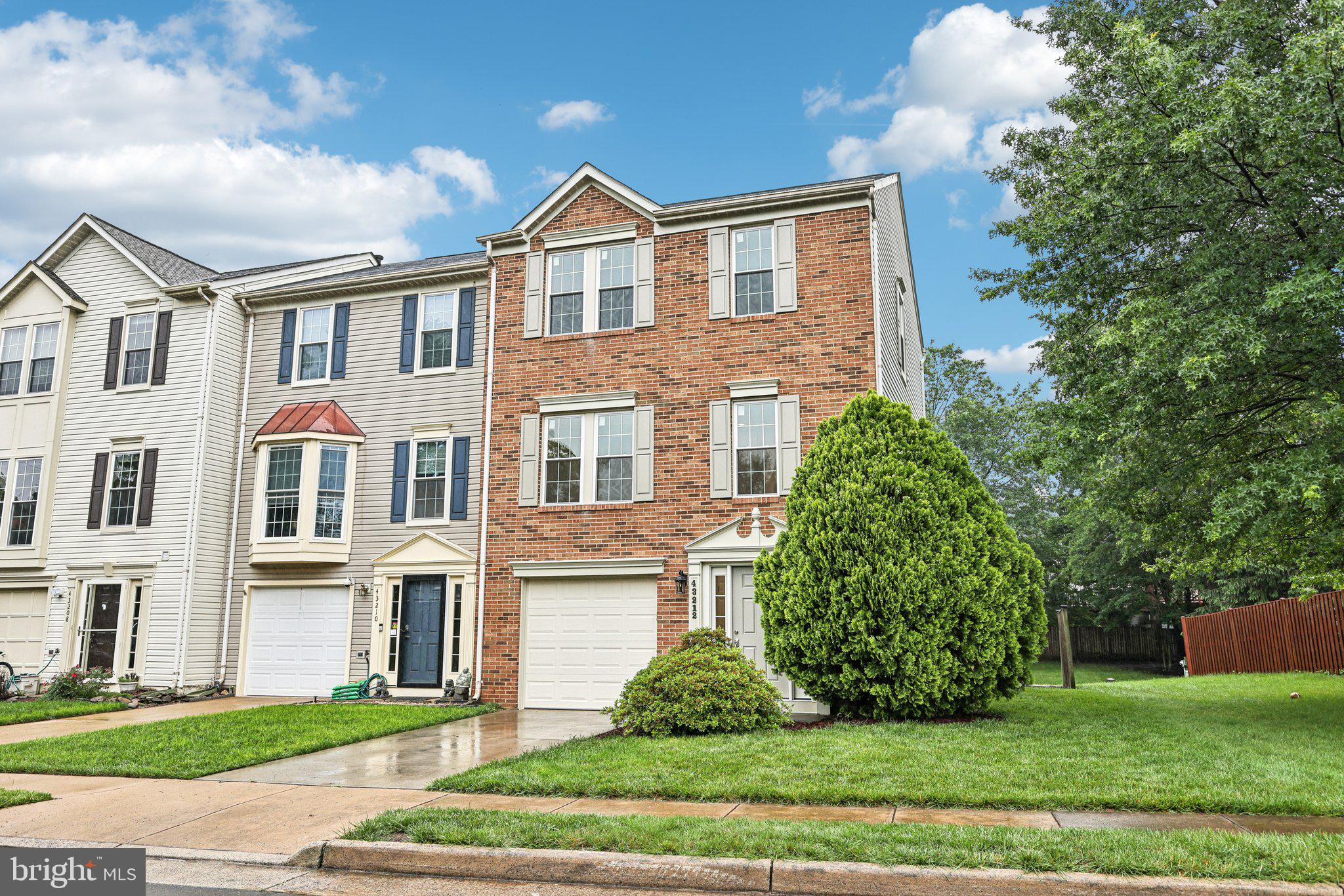 43212 CHOKEBERRY SQUARE